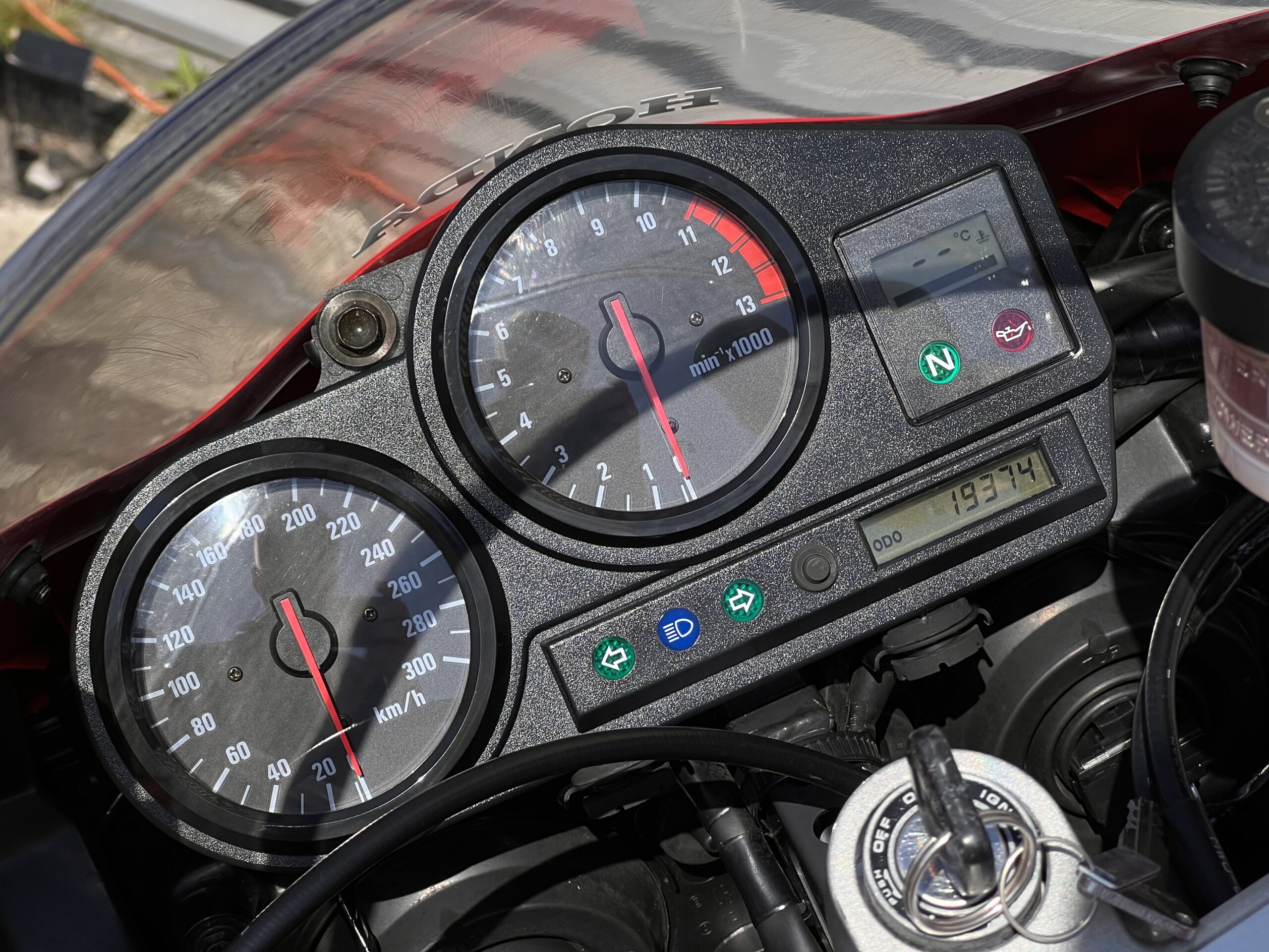 
								Honda CBR 900 RR Fireblade full									
