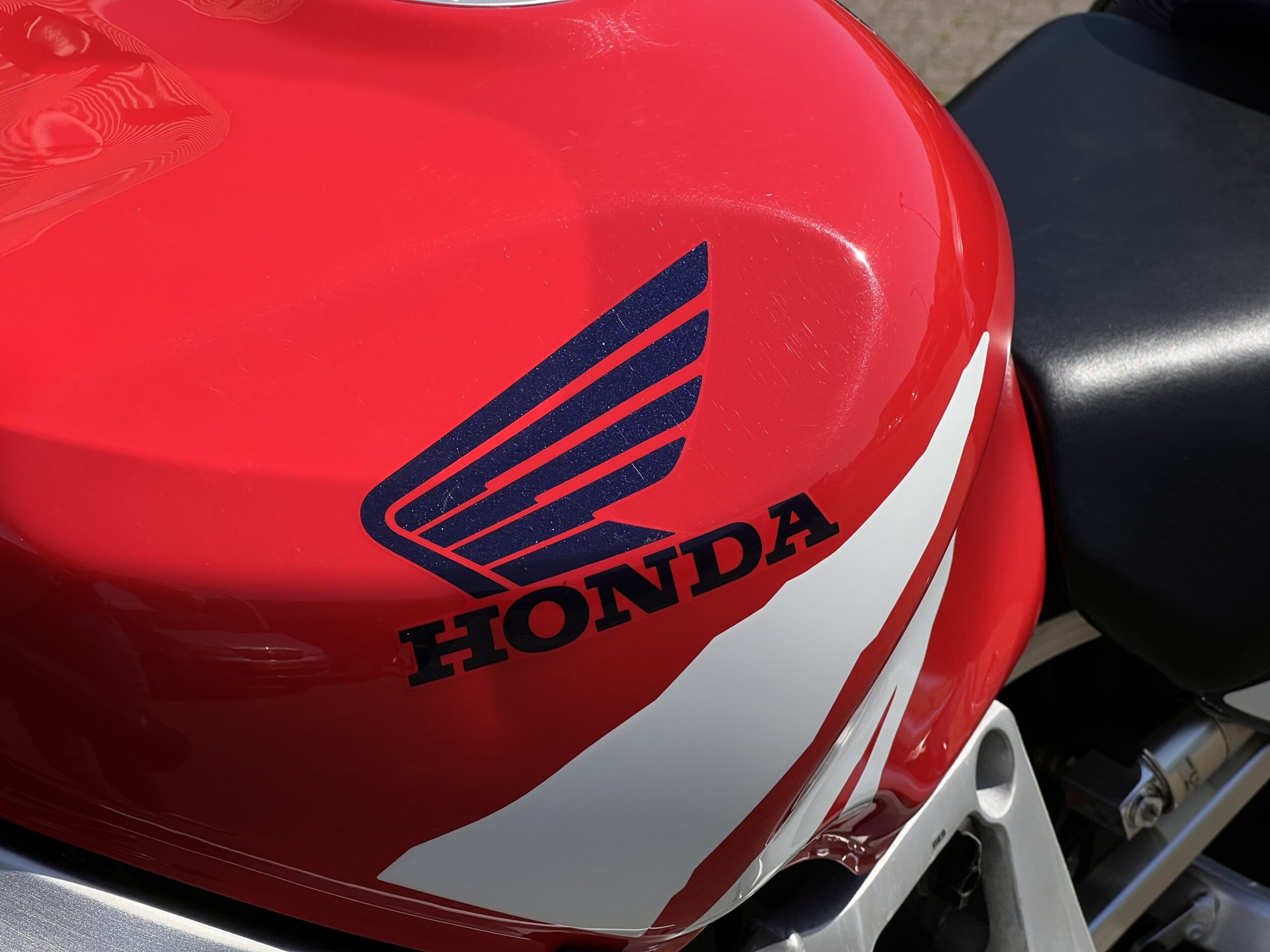 
								Honda CBR 900 RR Fireblade full									