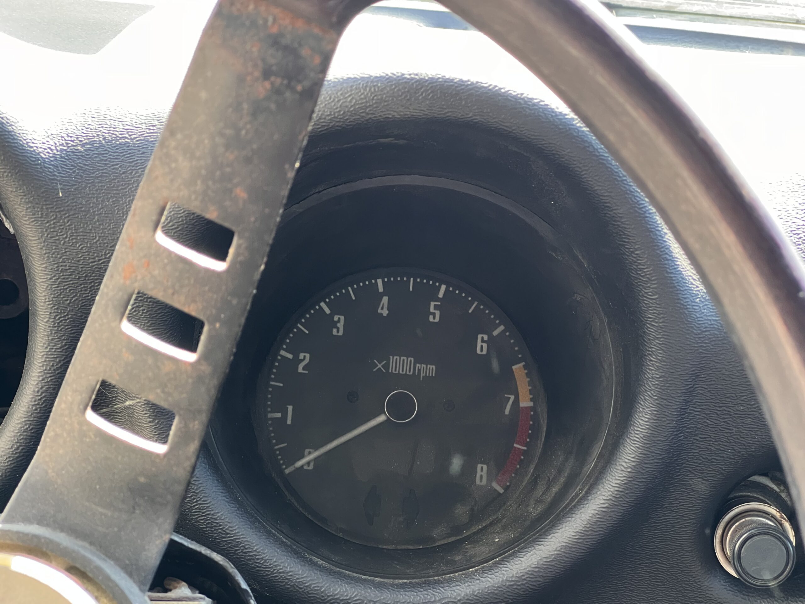 
								Datsun 240z full									