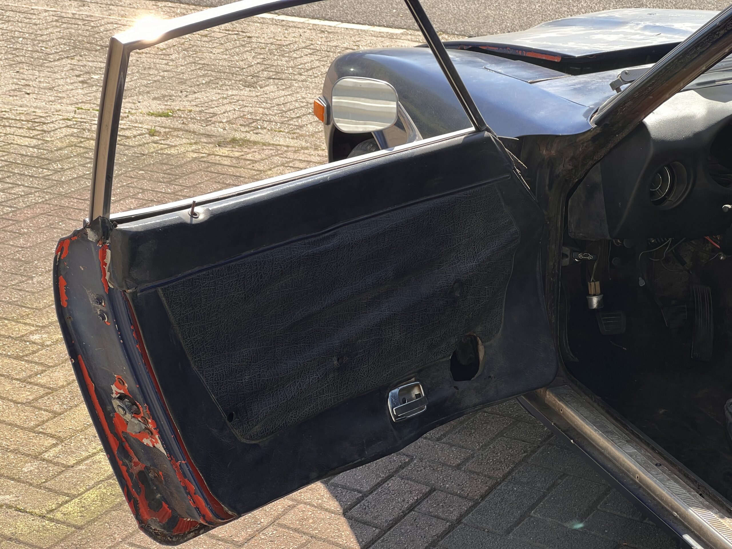 
								Datsun 240z full									