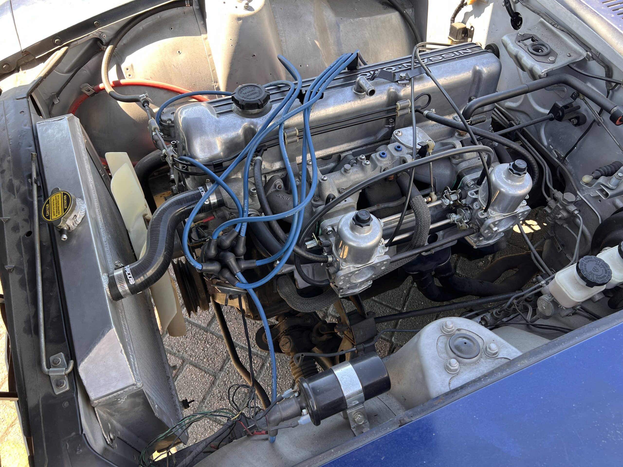 
								Datsun 240z full									