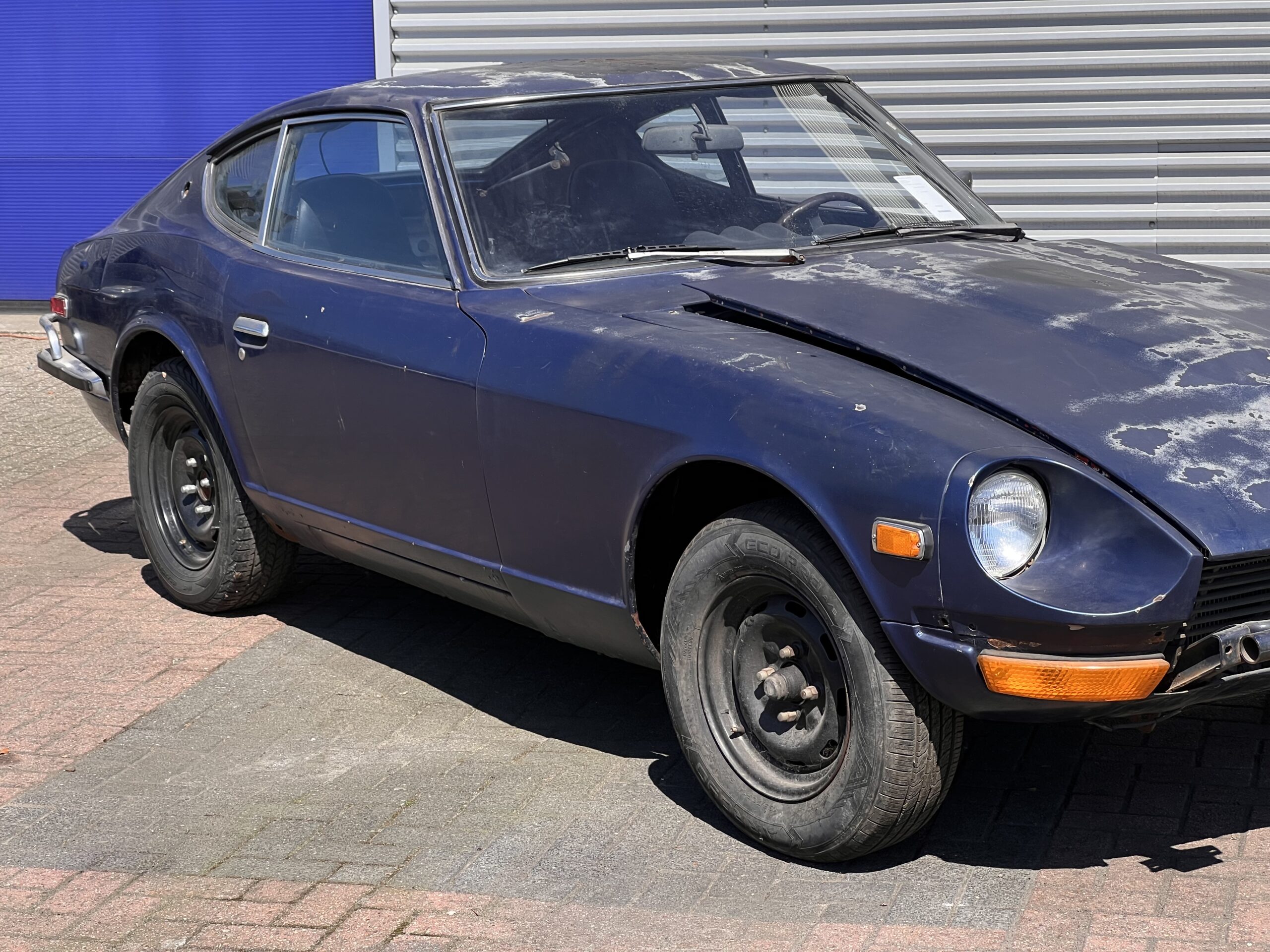 
								Datsun 240z full									