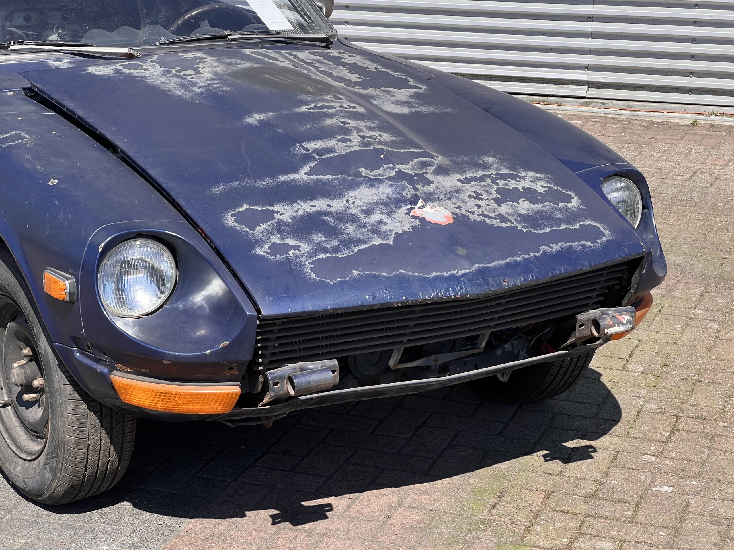 
								Datsun 240z full									