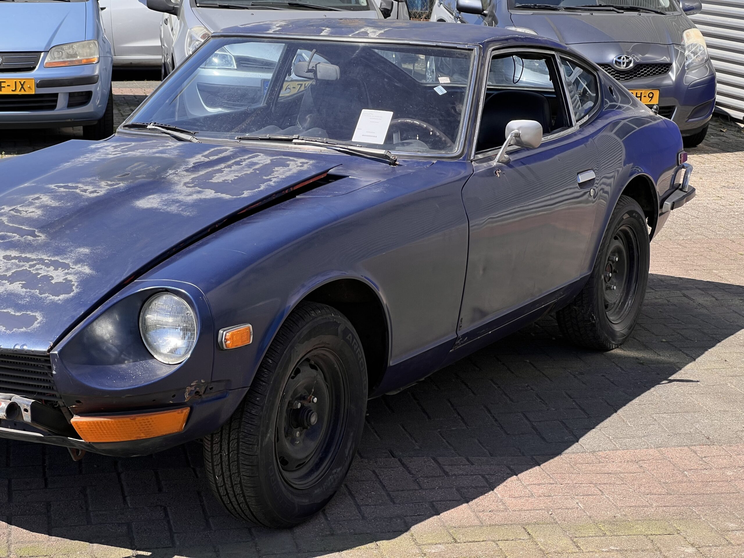 
								Datsun 240z full									