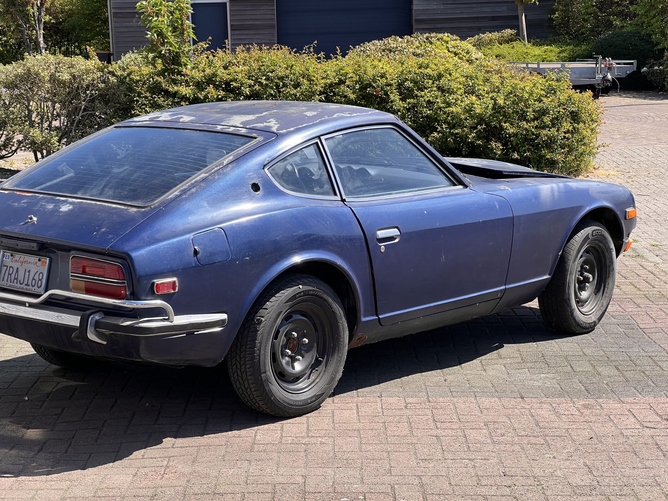 
								Datsun 240z full									