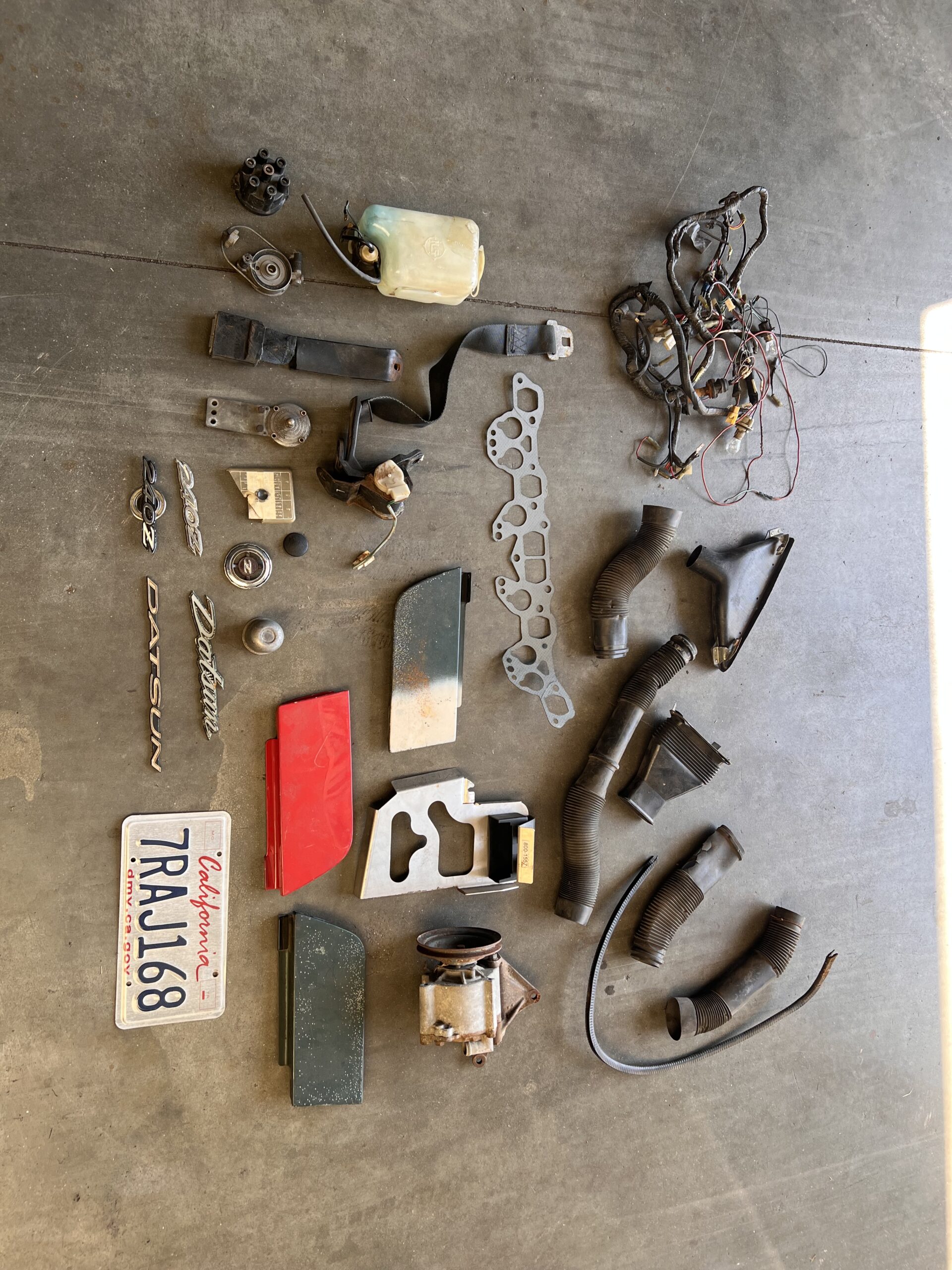 
								Datsun 240z full									