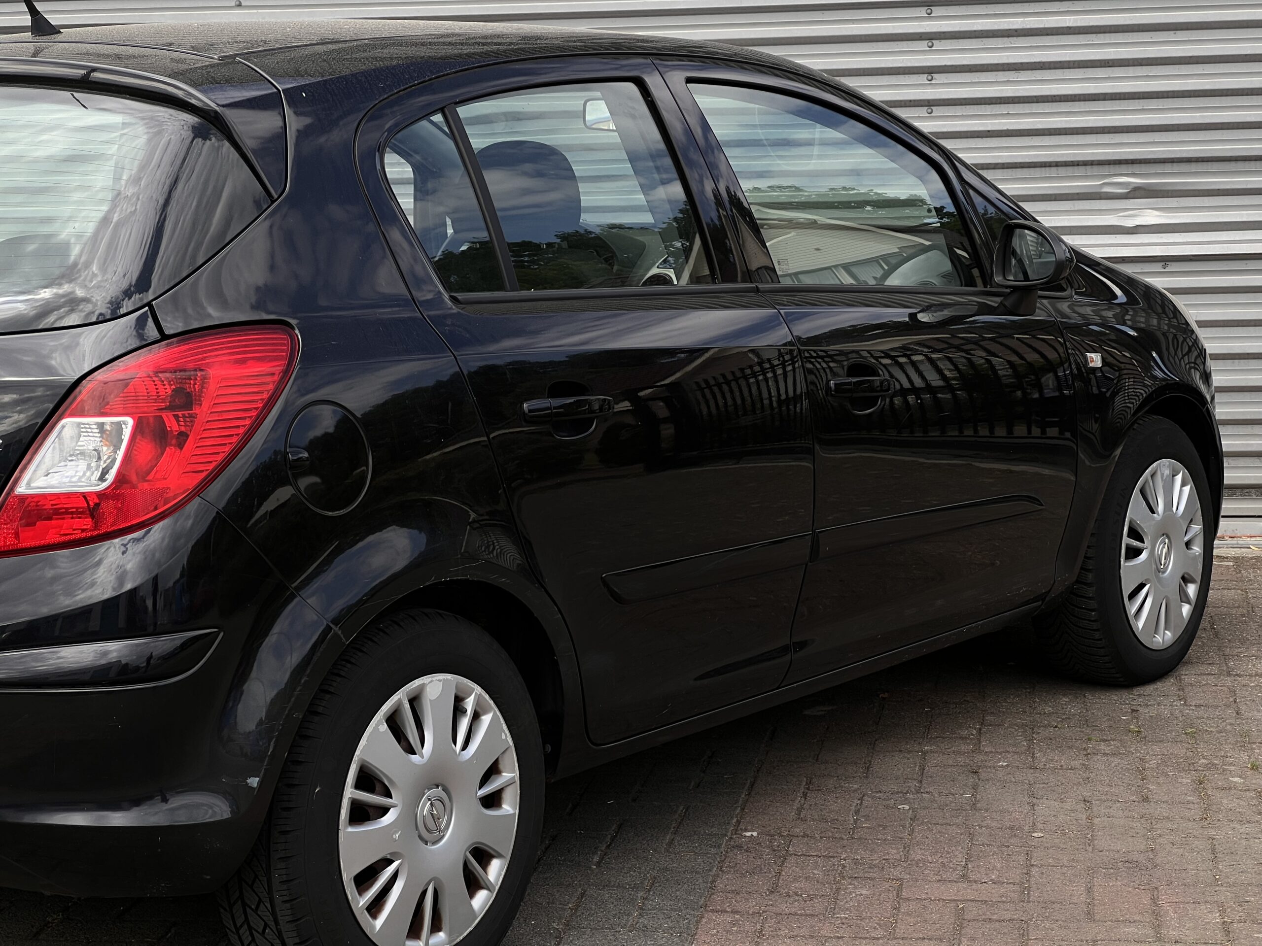 
								Opel Corsa 1.2 full									