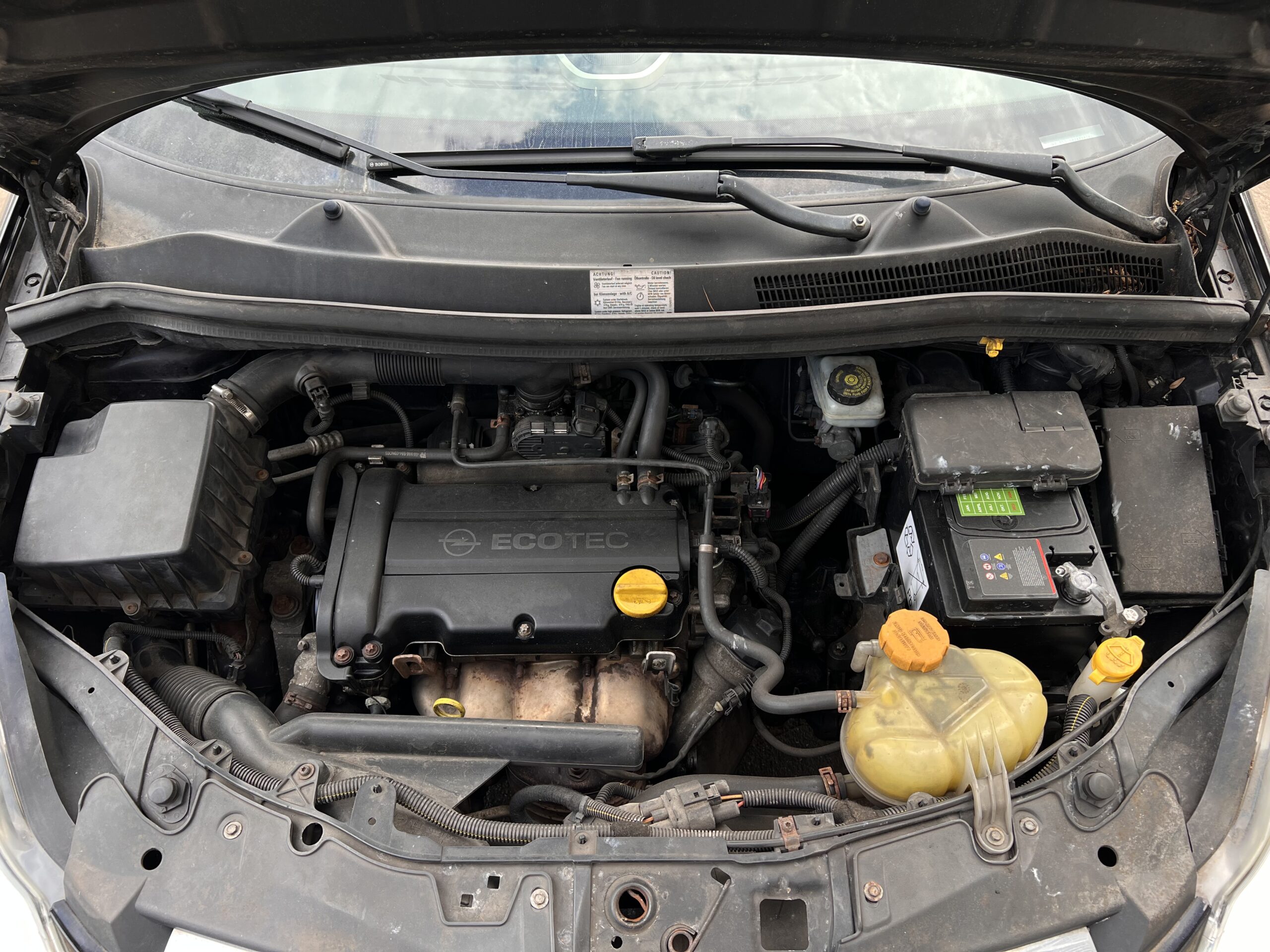 
								Opel Corsa 1.2 full									