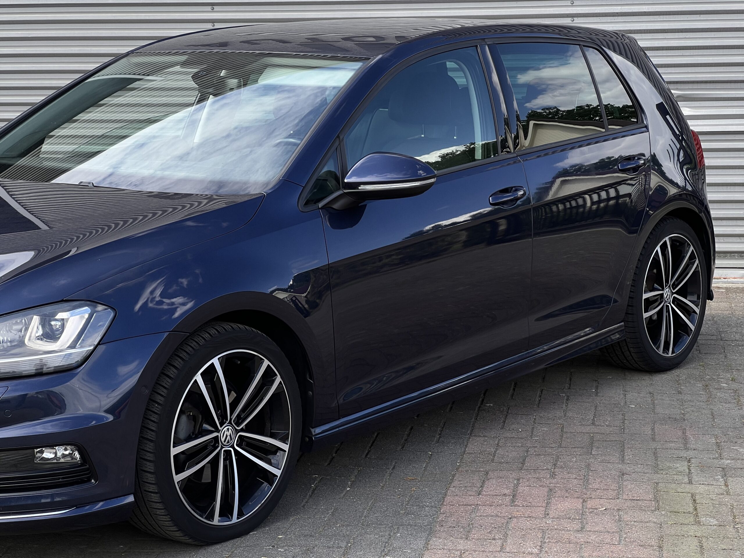 
								Volkswagen Golf 1.4 DSG R-Line full									