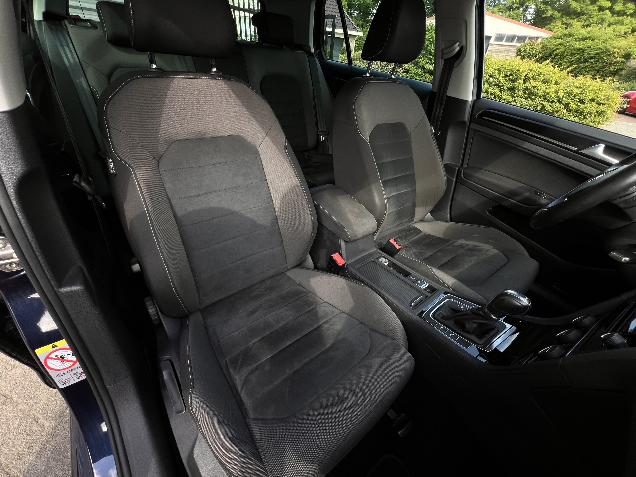 
								Volkswagen Golf 1.4 DSG R-Line full									