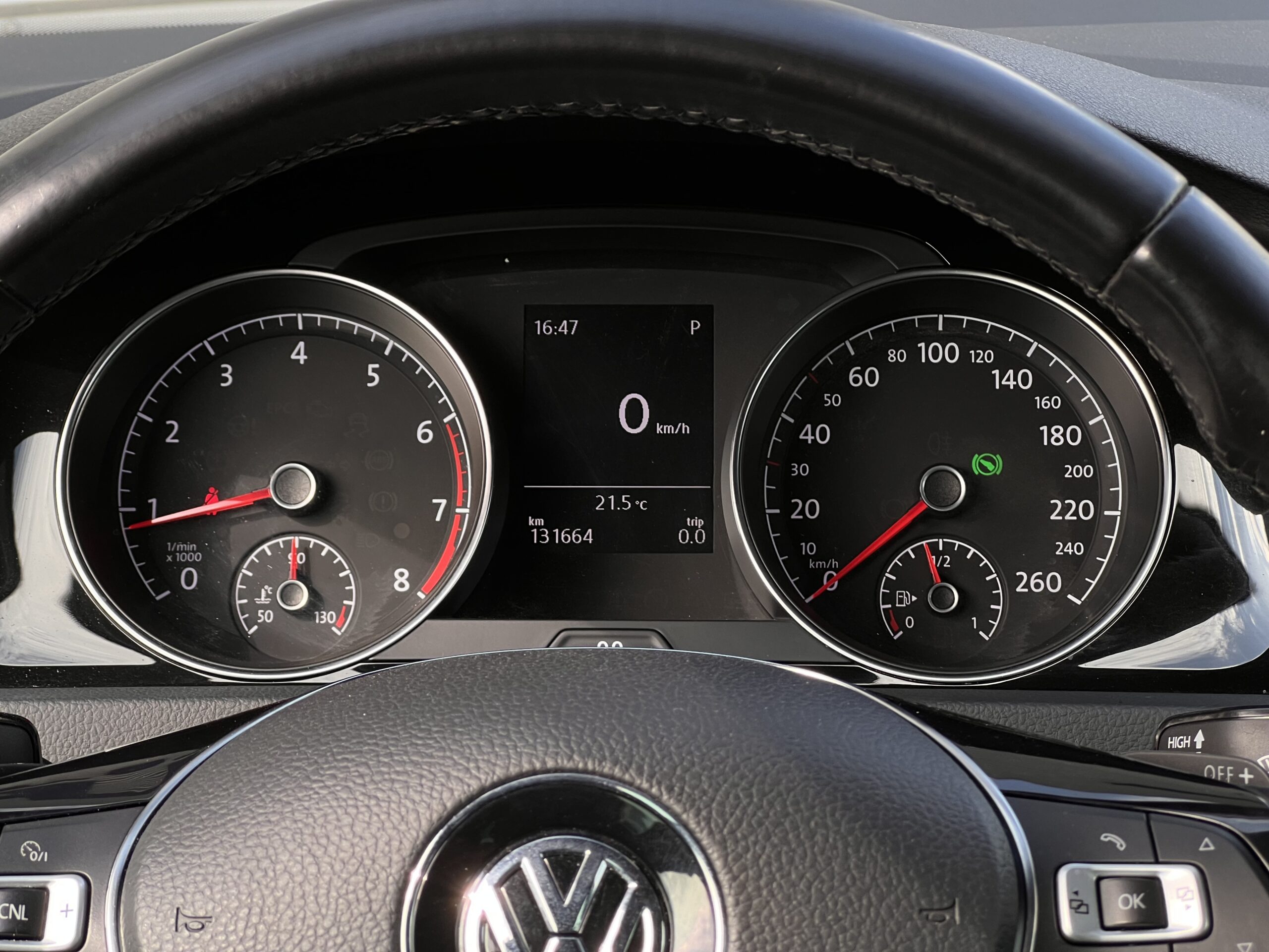 
								Volkswagen Golf 1.4 DSG R-Line full									