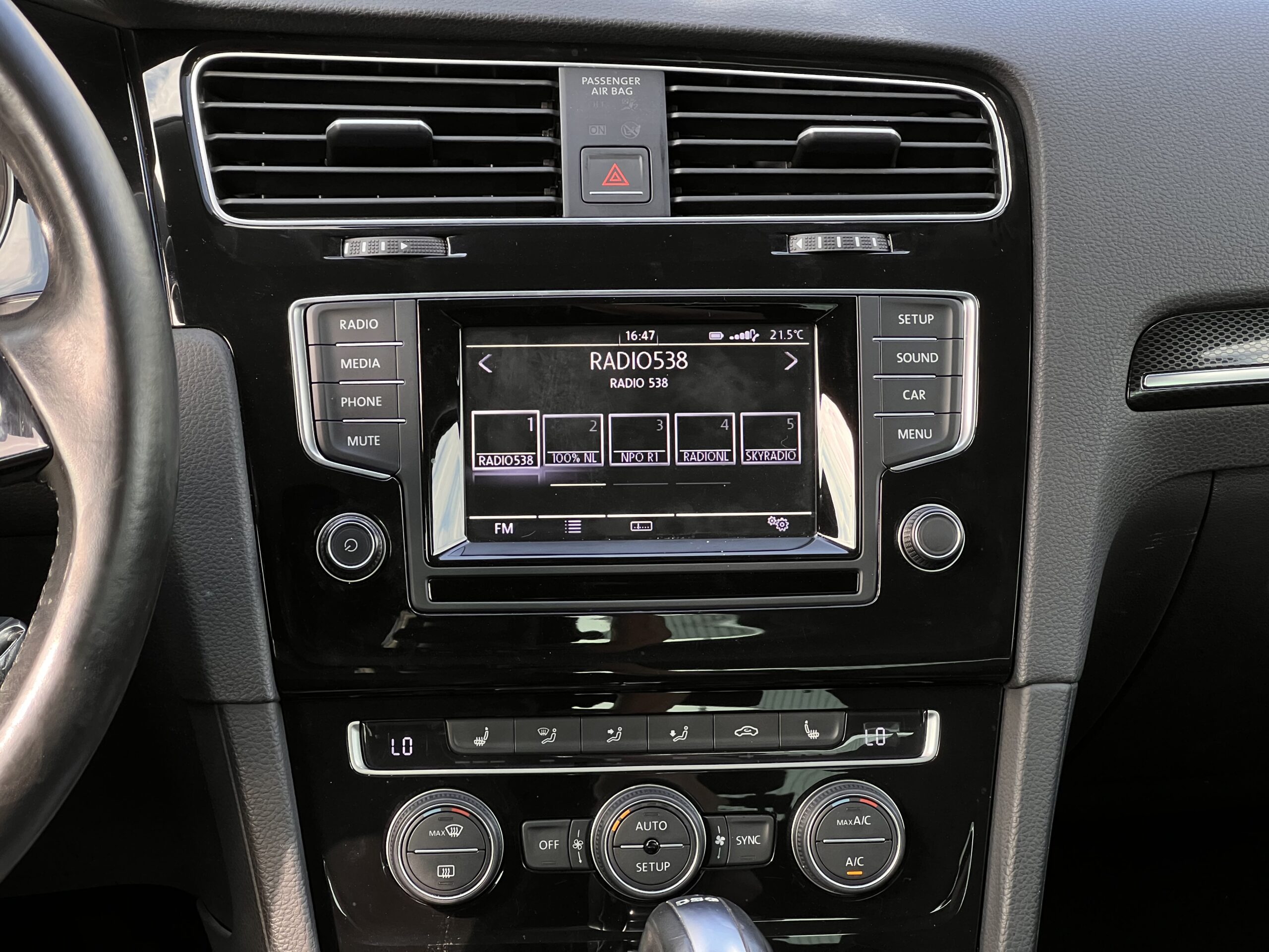 
								Volkswagen Golf 1.4 DSG R-Line full									