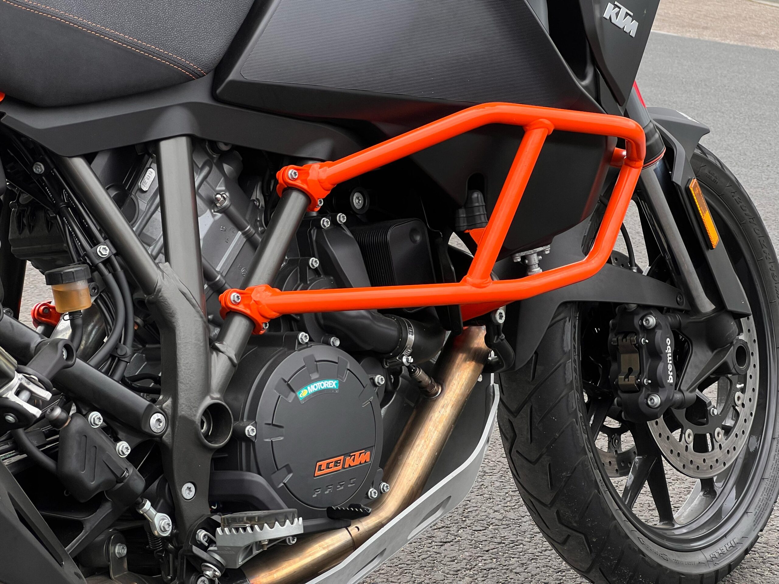 
								KTM 1290 Super Adventure S full									