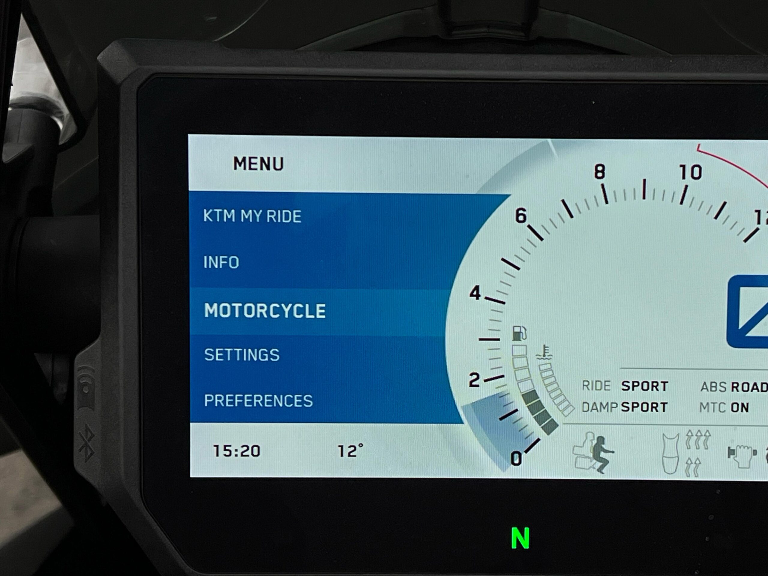 
								KTM 1290 Super Adventure S full									