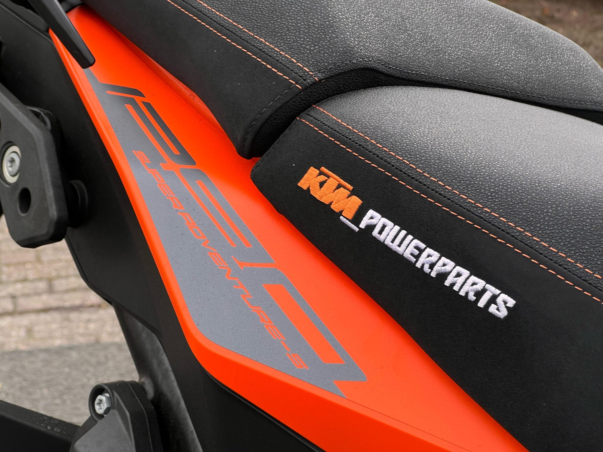 
								KTM 1290 Super Adventure S full									