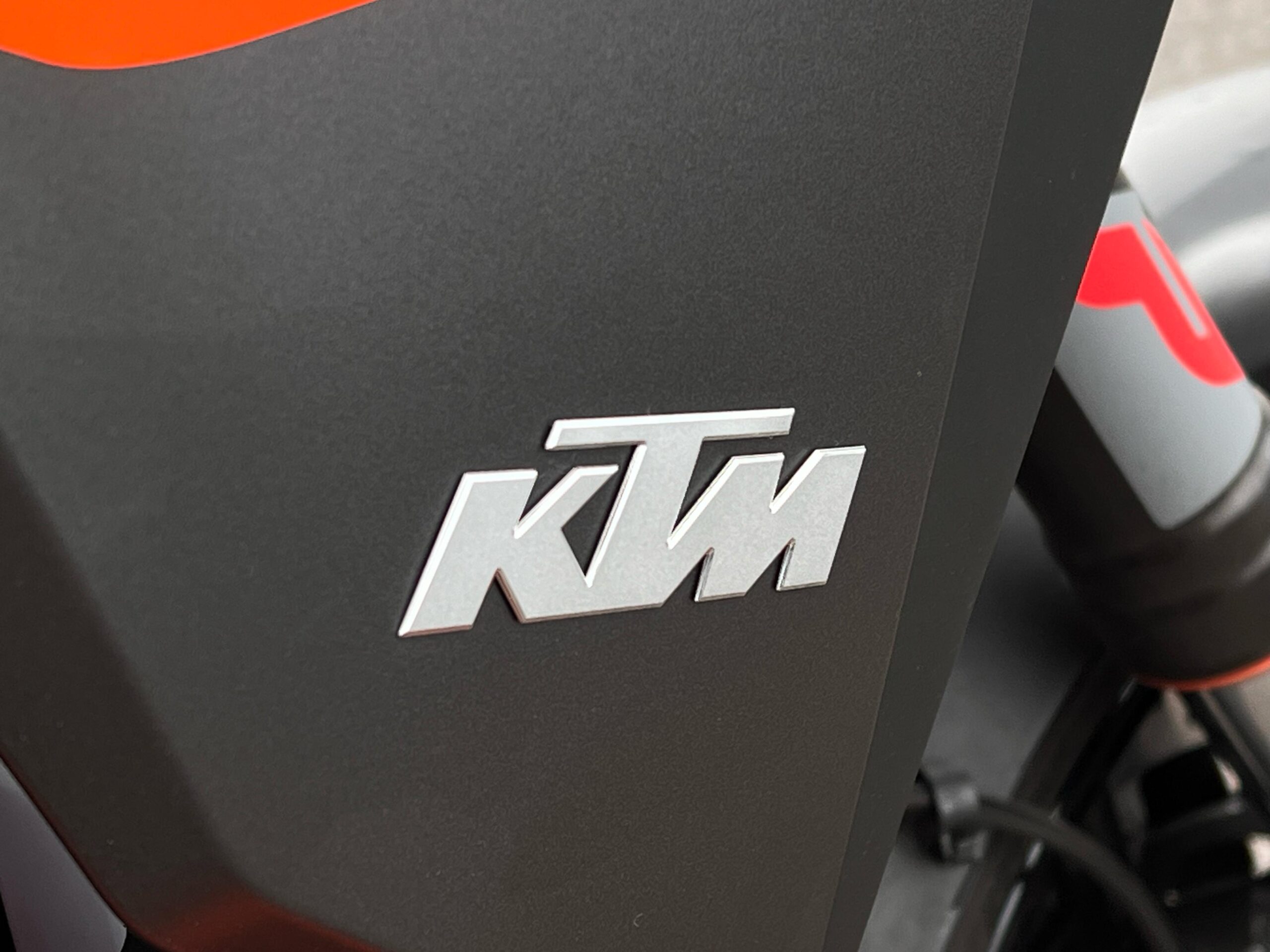 
								KTM 1290 Super Adventure S full									