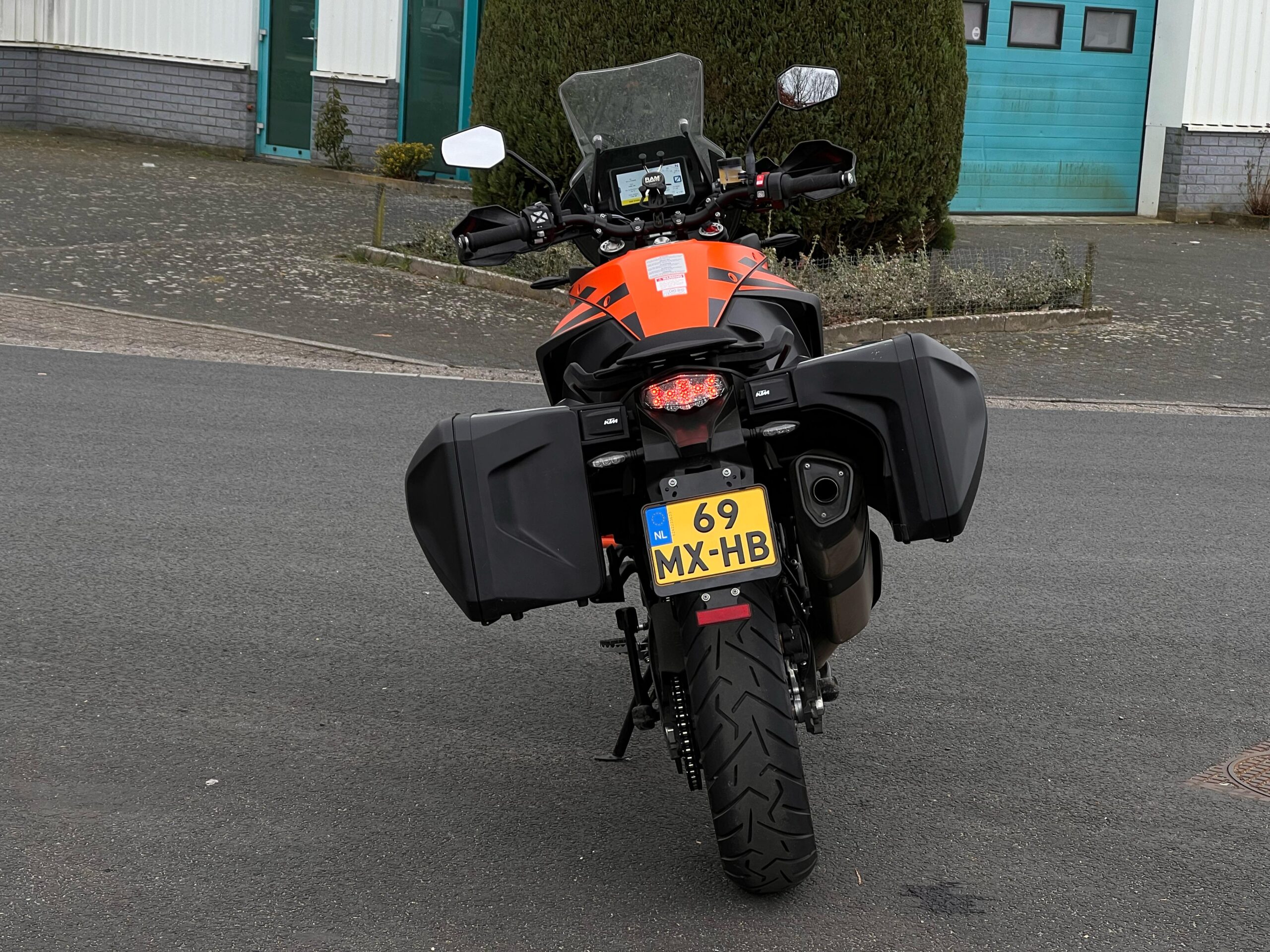
								KTM 1290 Super Adventure S full									