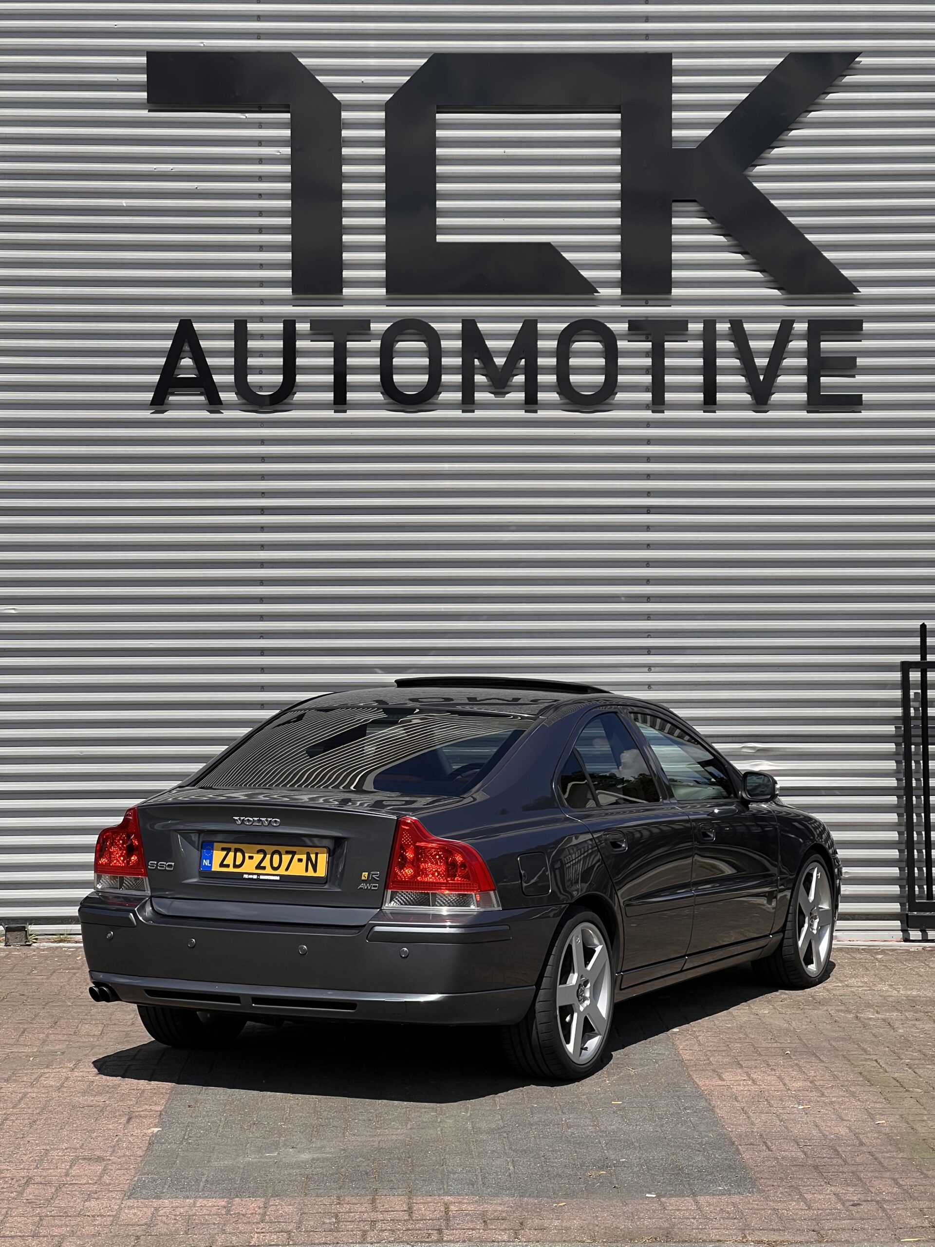 
								Volvo S60 R full									