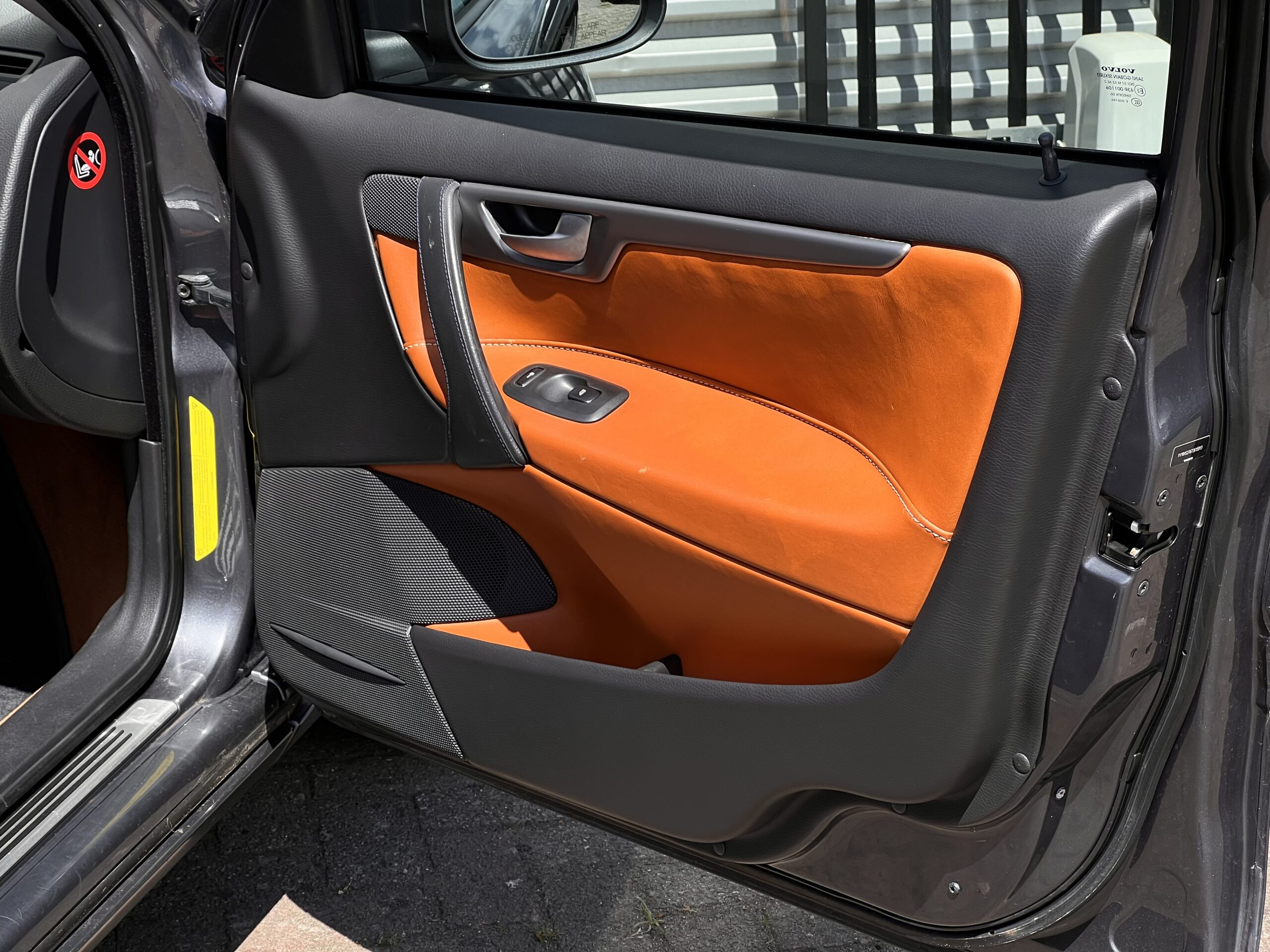 
								Volvo S60 R full									