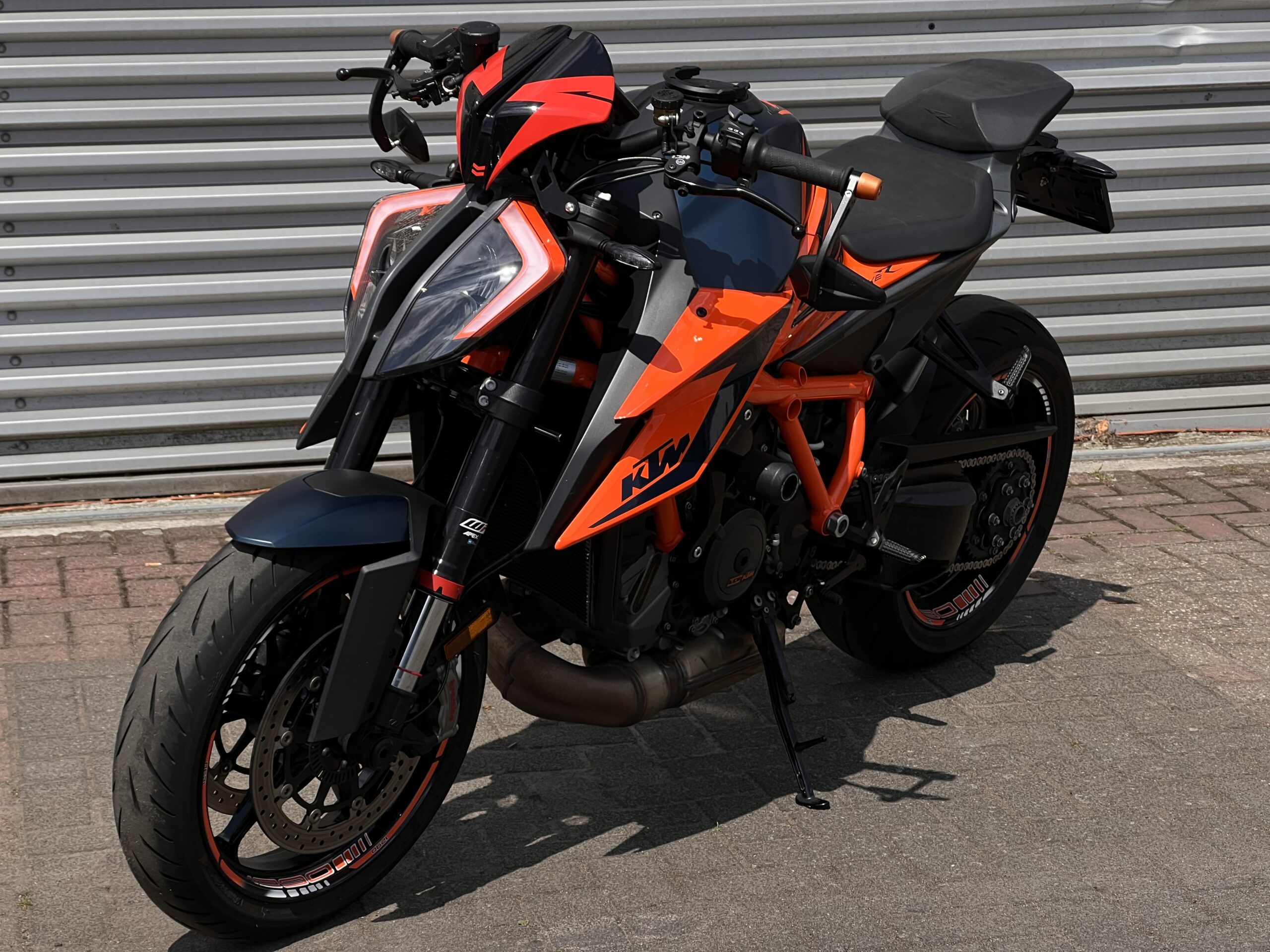 
								KTM Superduke 1290R full									