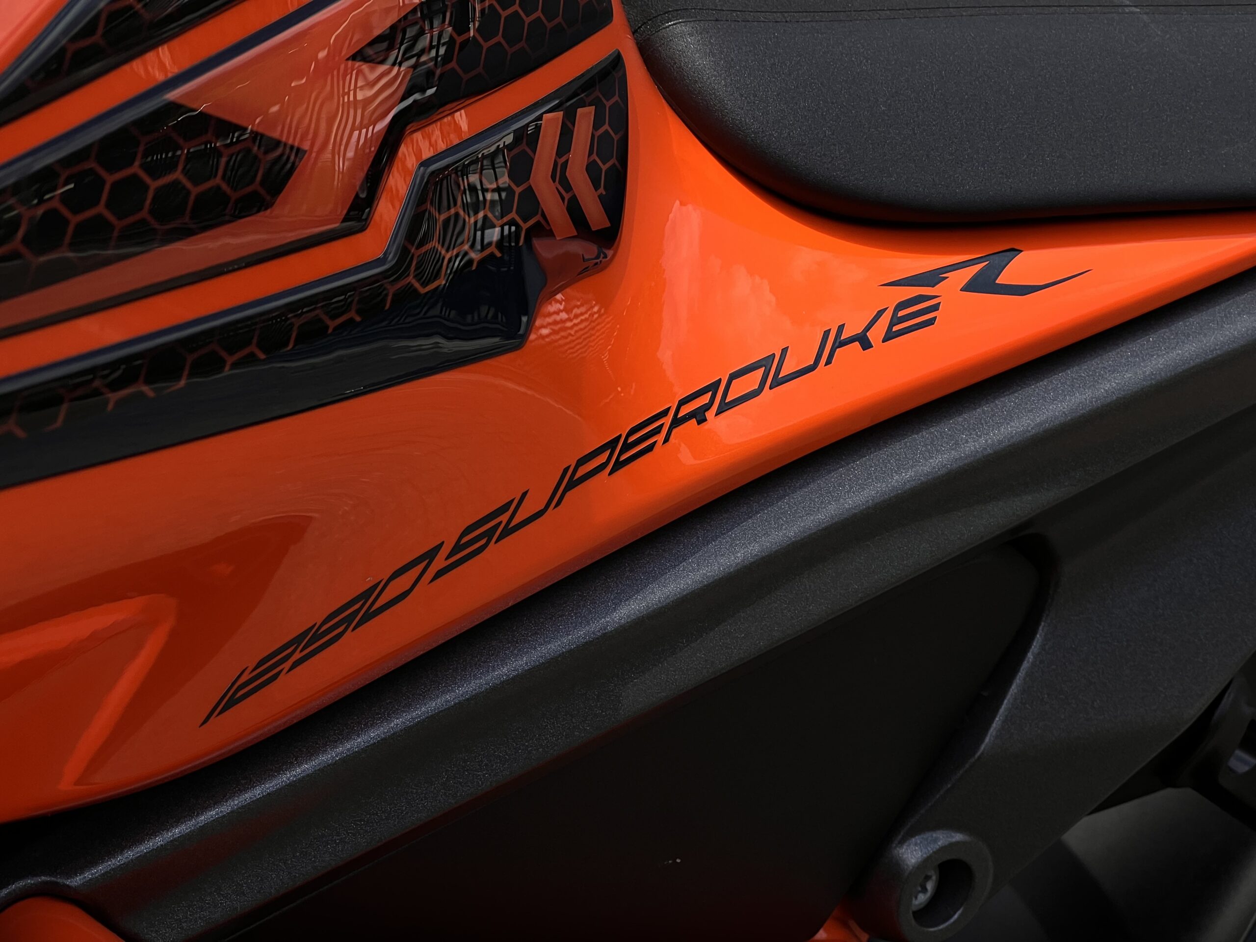 
								KTM Superduke 1290R full									