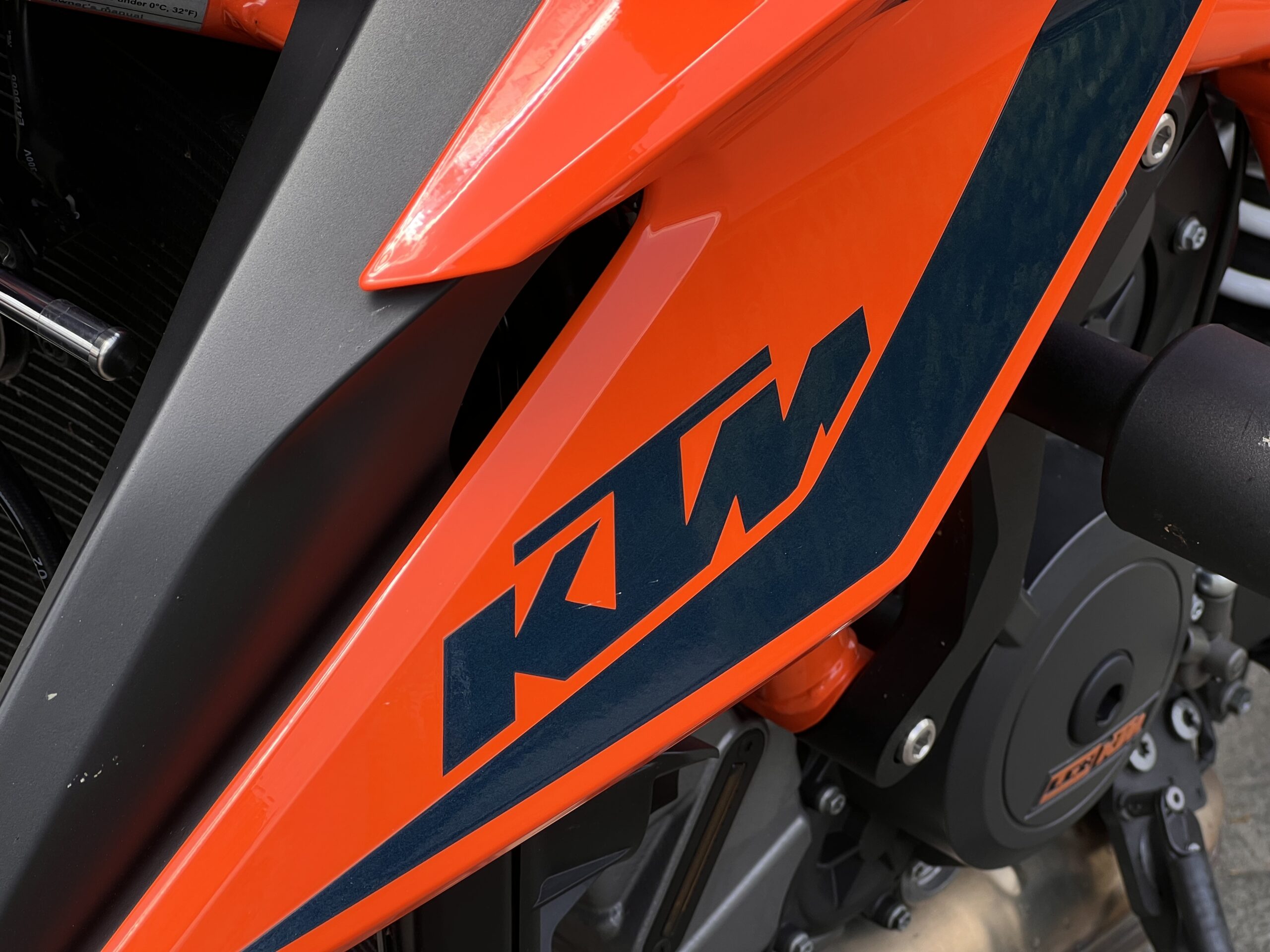 
								KTM Superduke 1290R full									