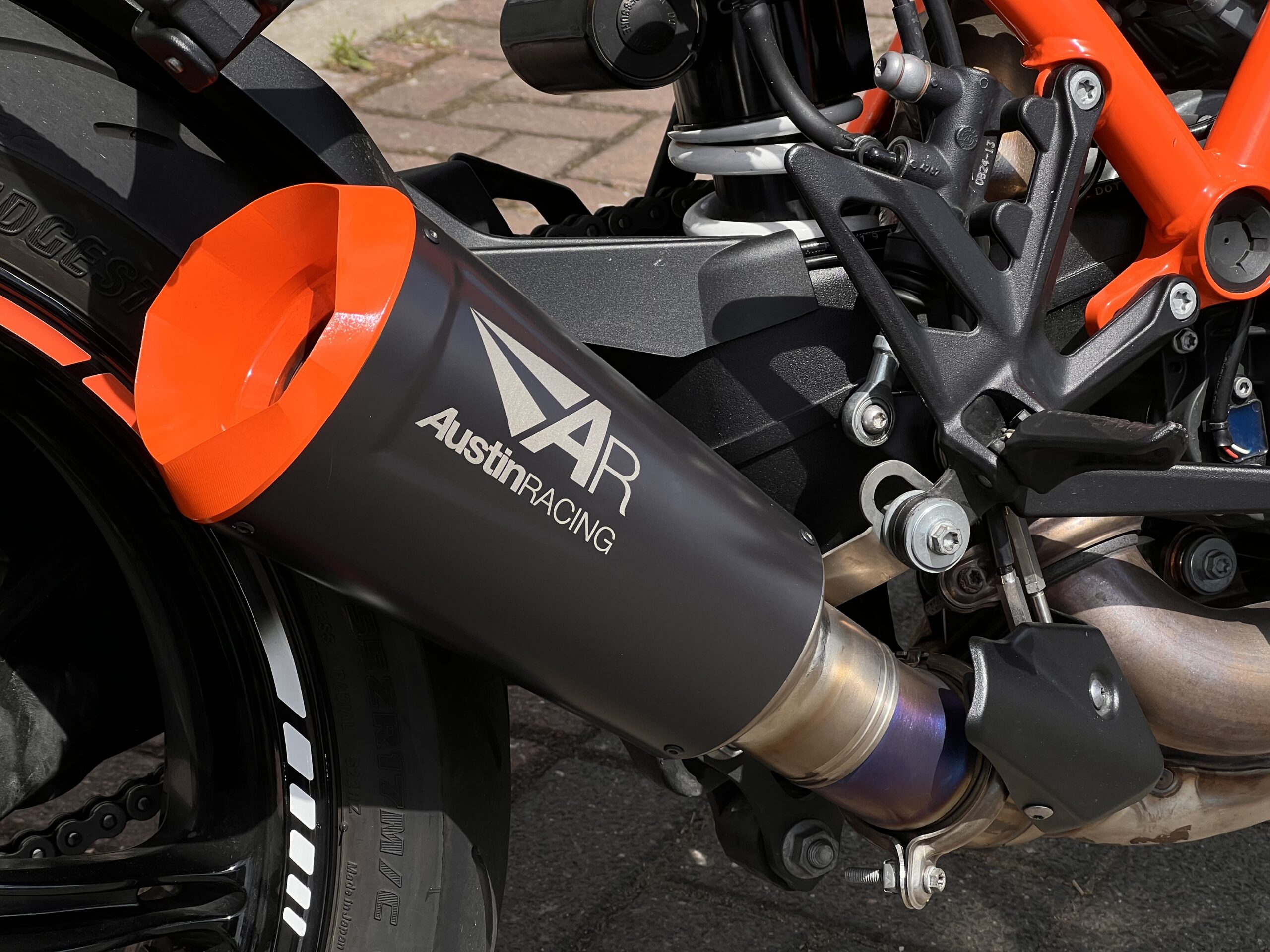 
								KTM Superduke 1290R full									