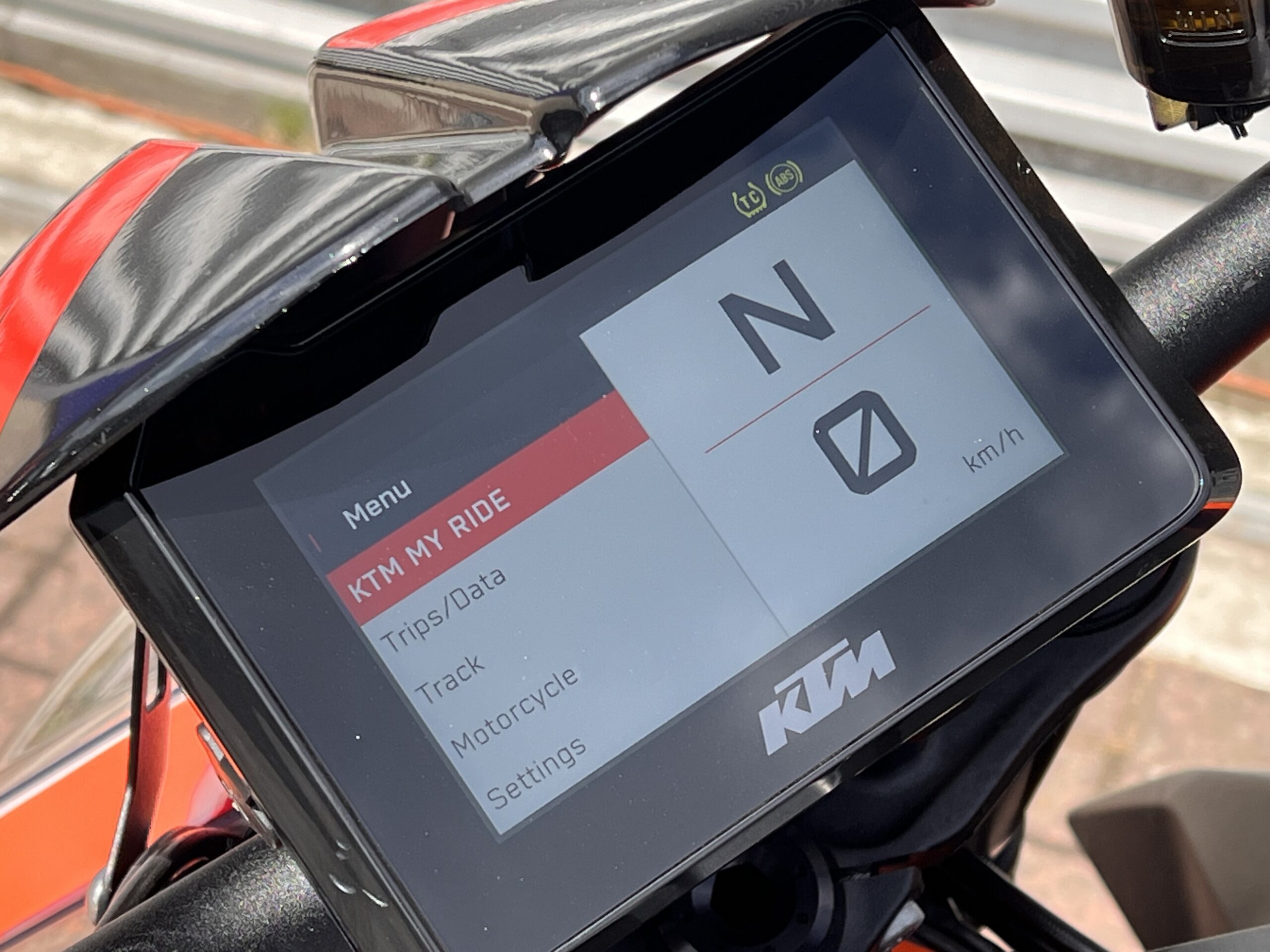 
								KTM Superduke 1290R full									