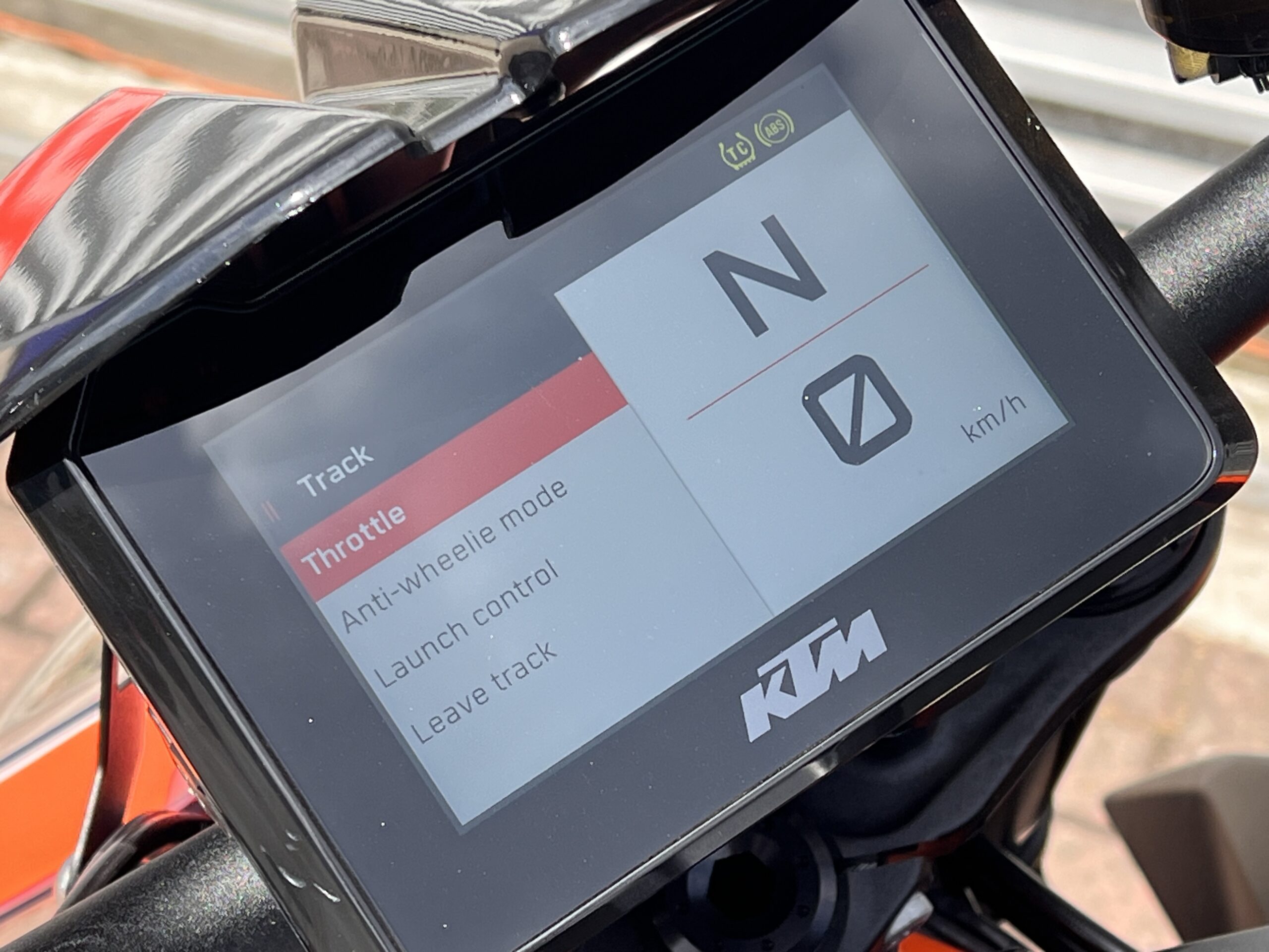 
								KTM Superduke 1290R full									