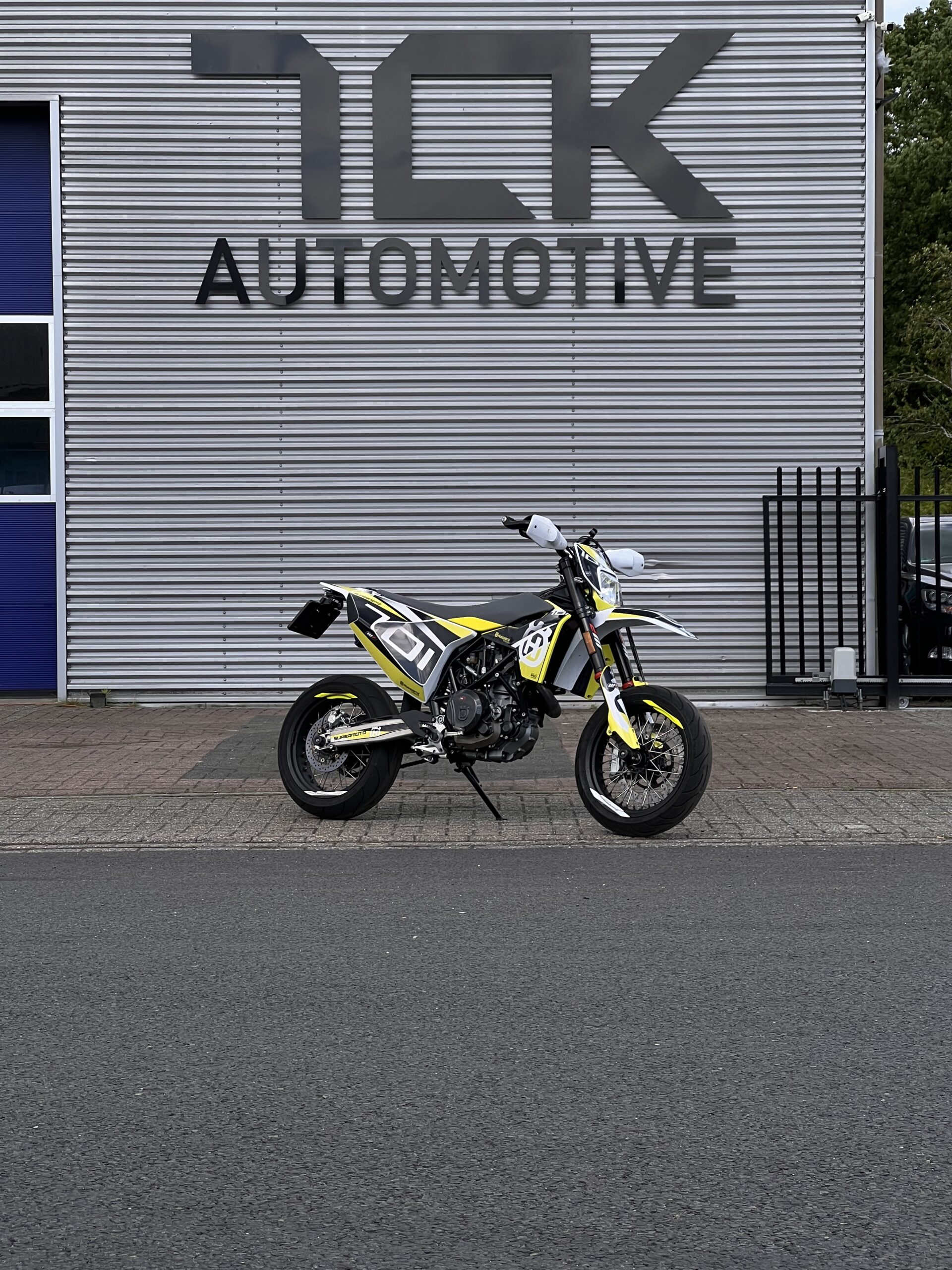 
								Husqvarna 701 SM full									