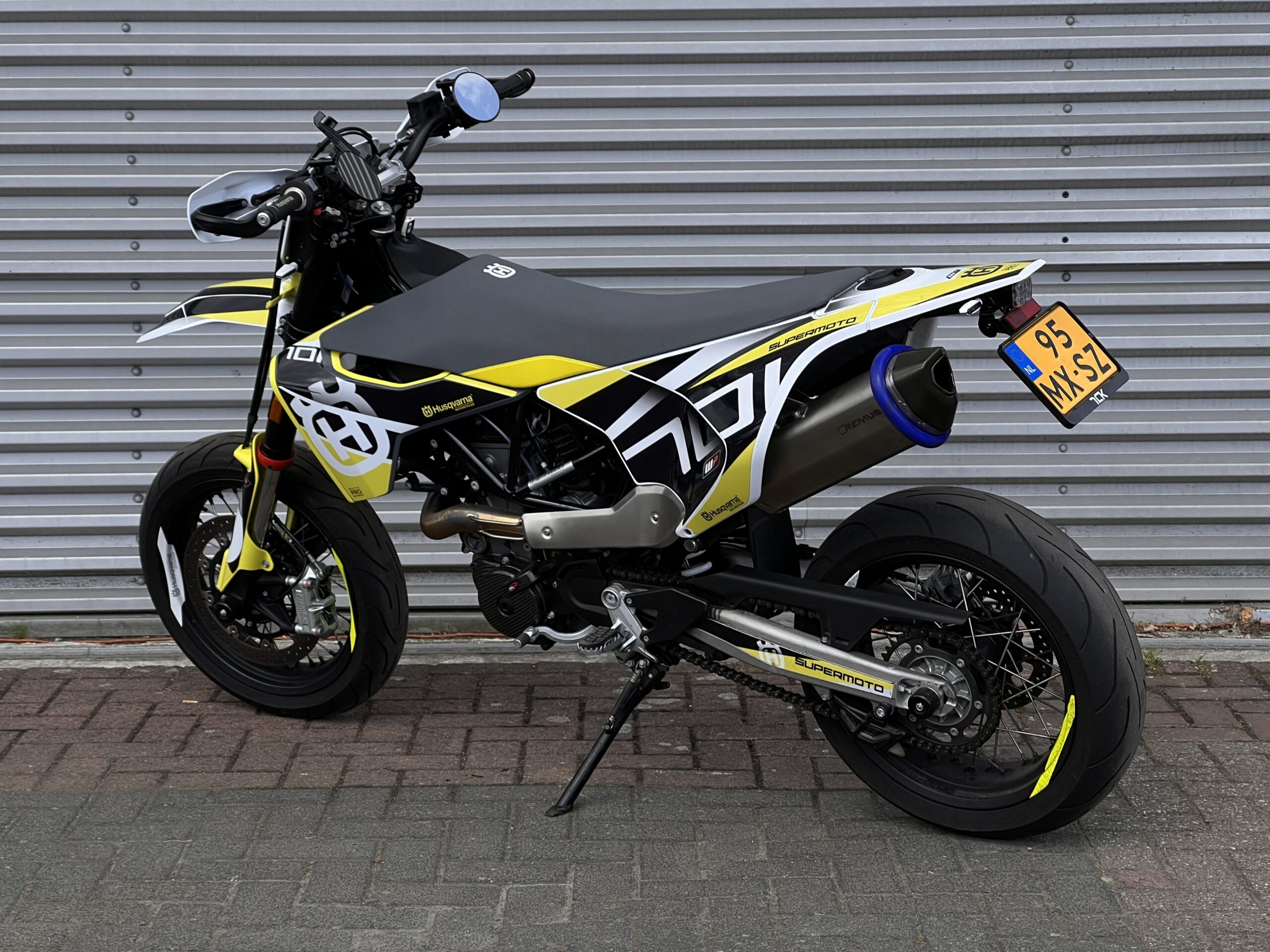 
								Husqvarna 701 SM full									