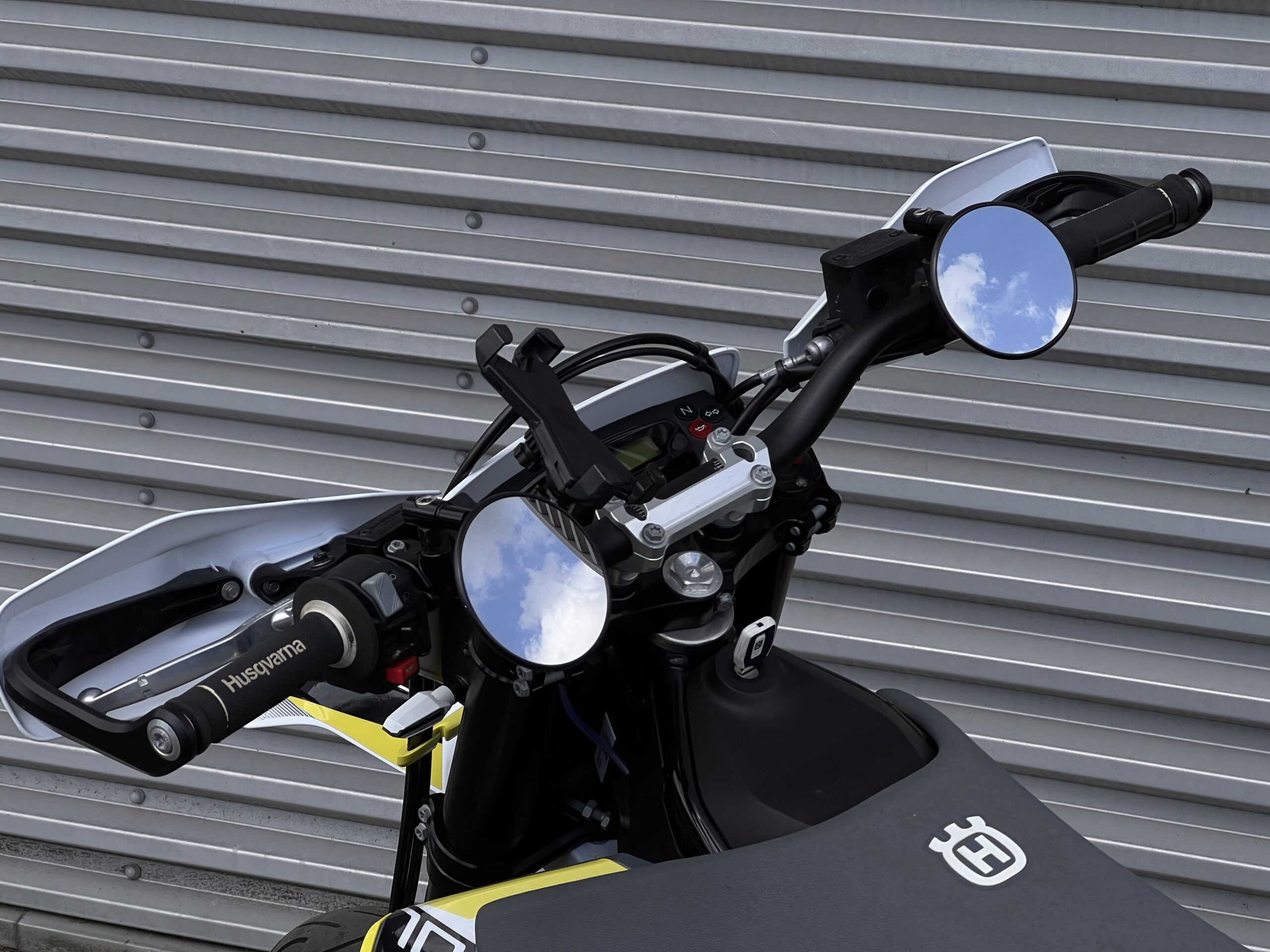 
								Husqvarna 701 SM full									