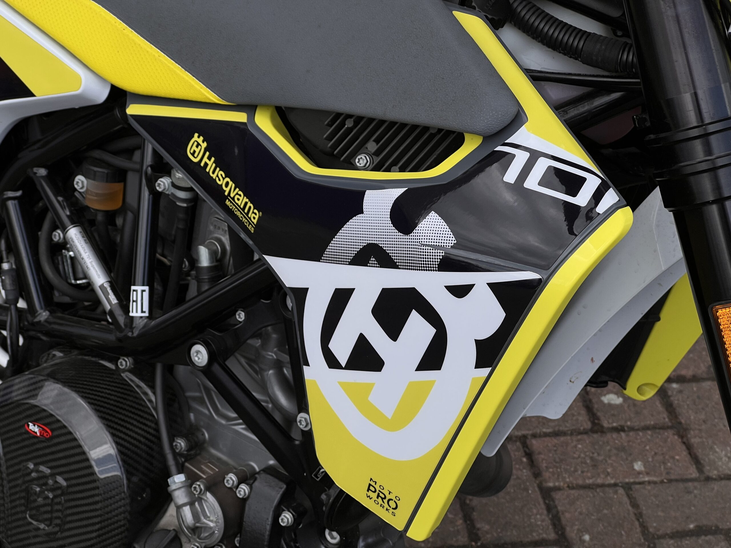
								Husqvarna 701 SM full									