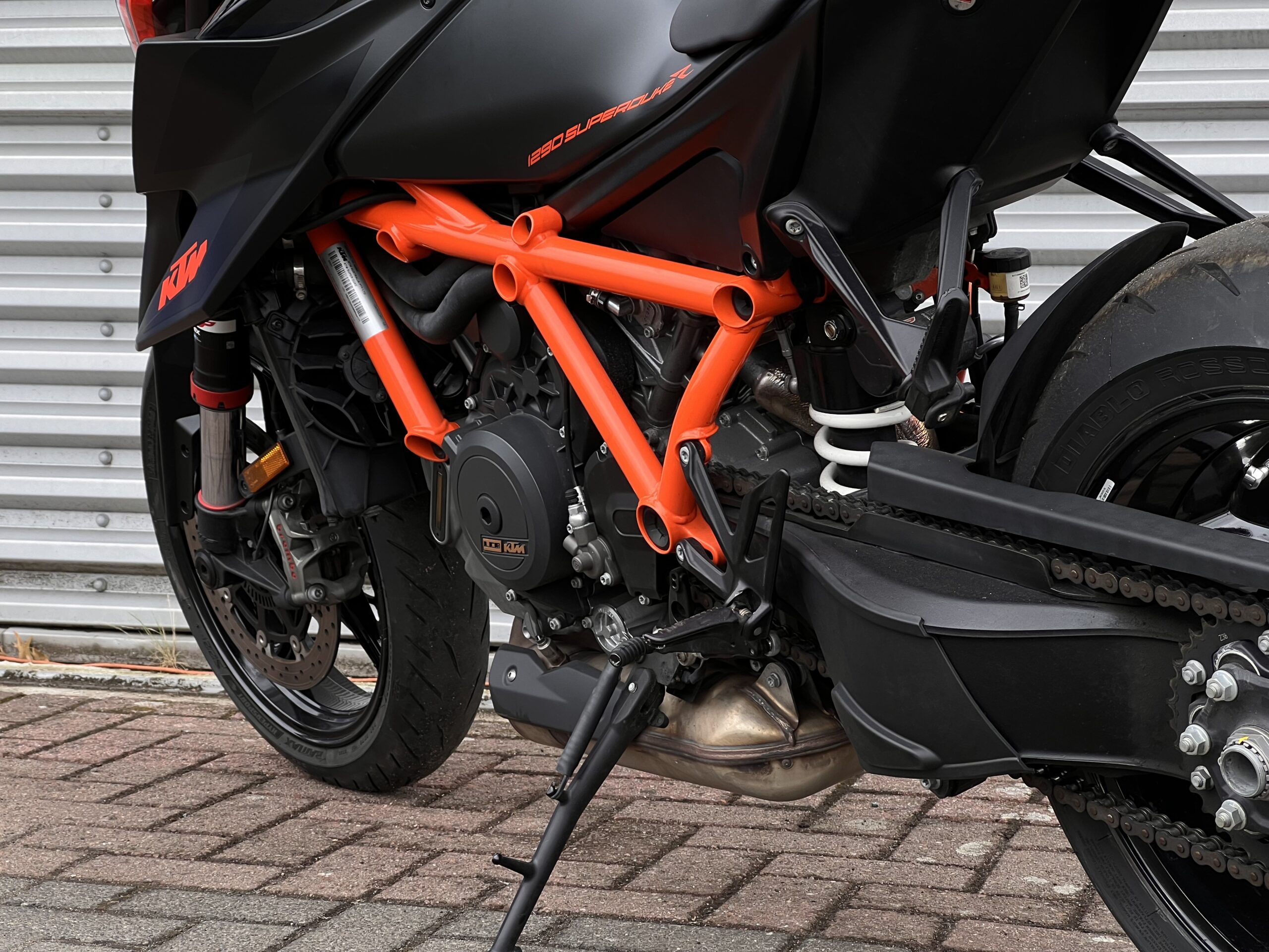 
								KTM Superduke 1290 R full									