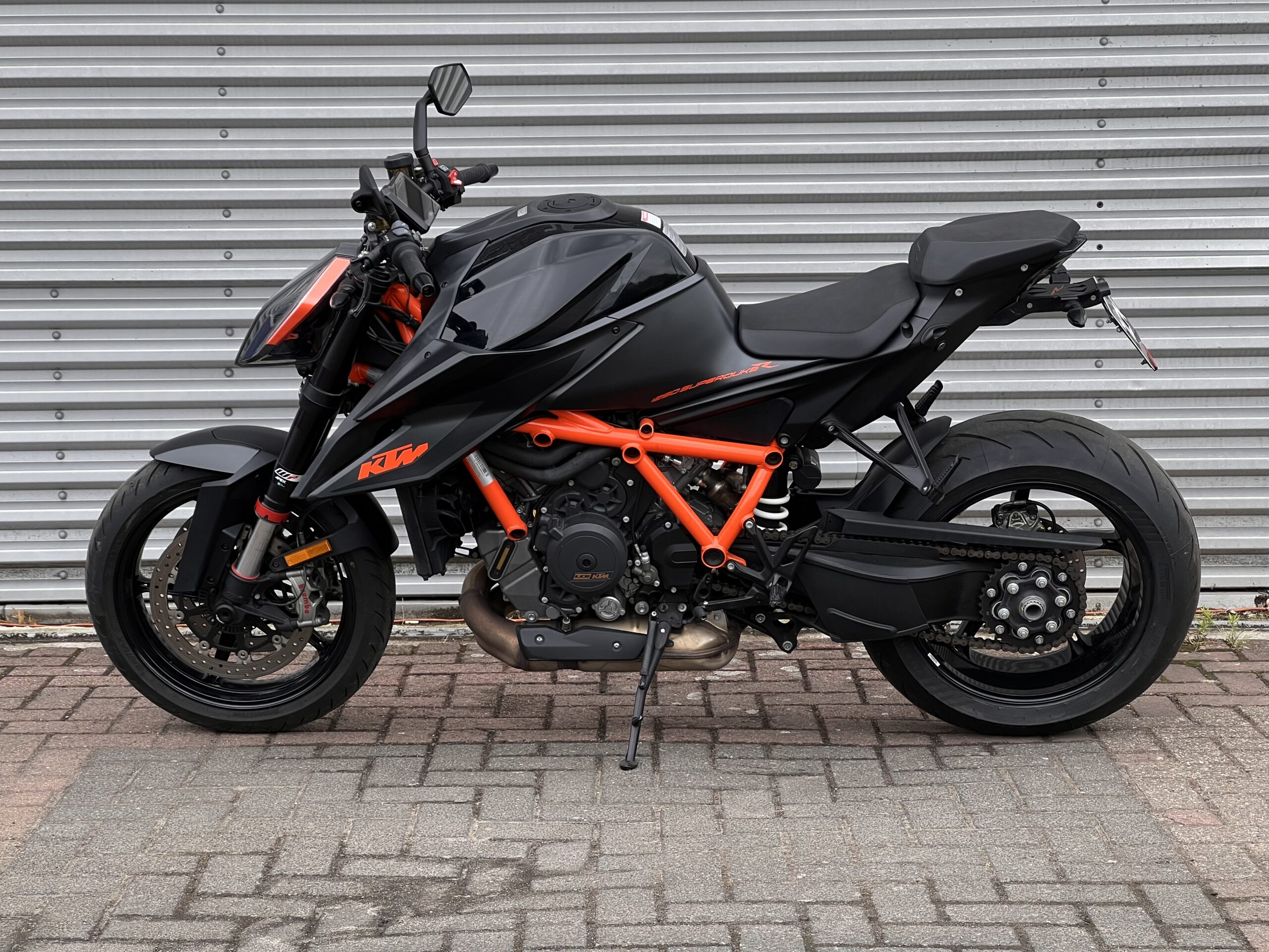 
								KTM Superduke 1290 R full									