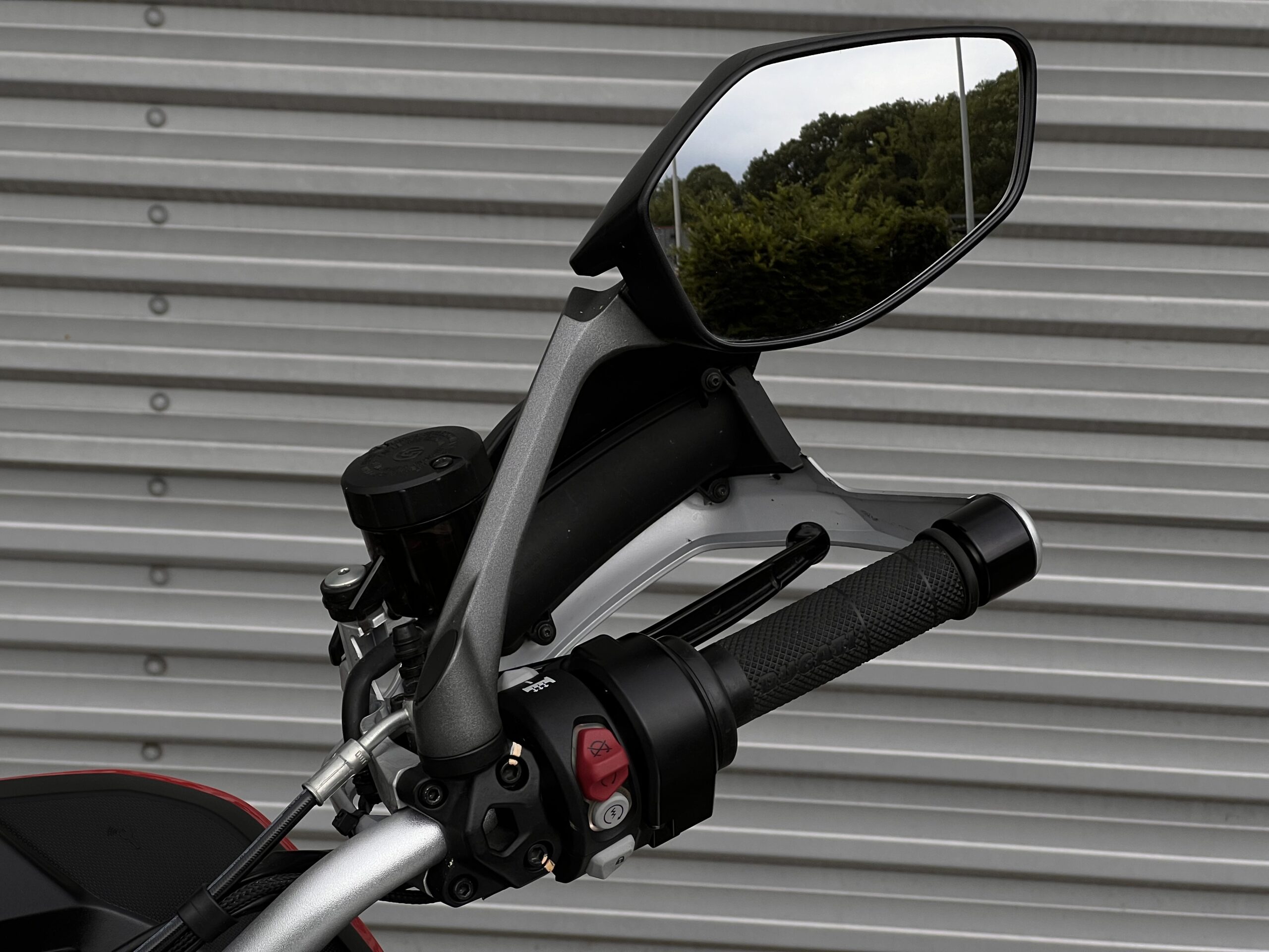 
								Ducati 1260 Pikes peak full									
