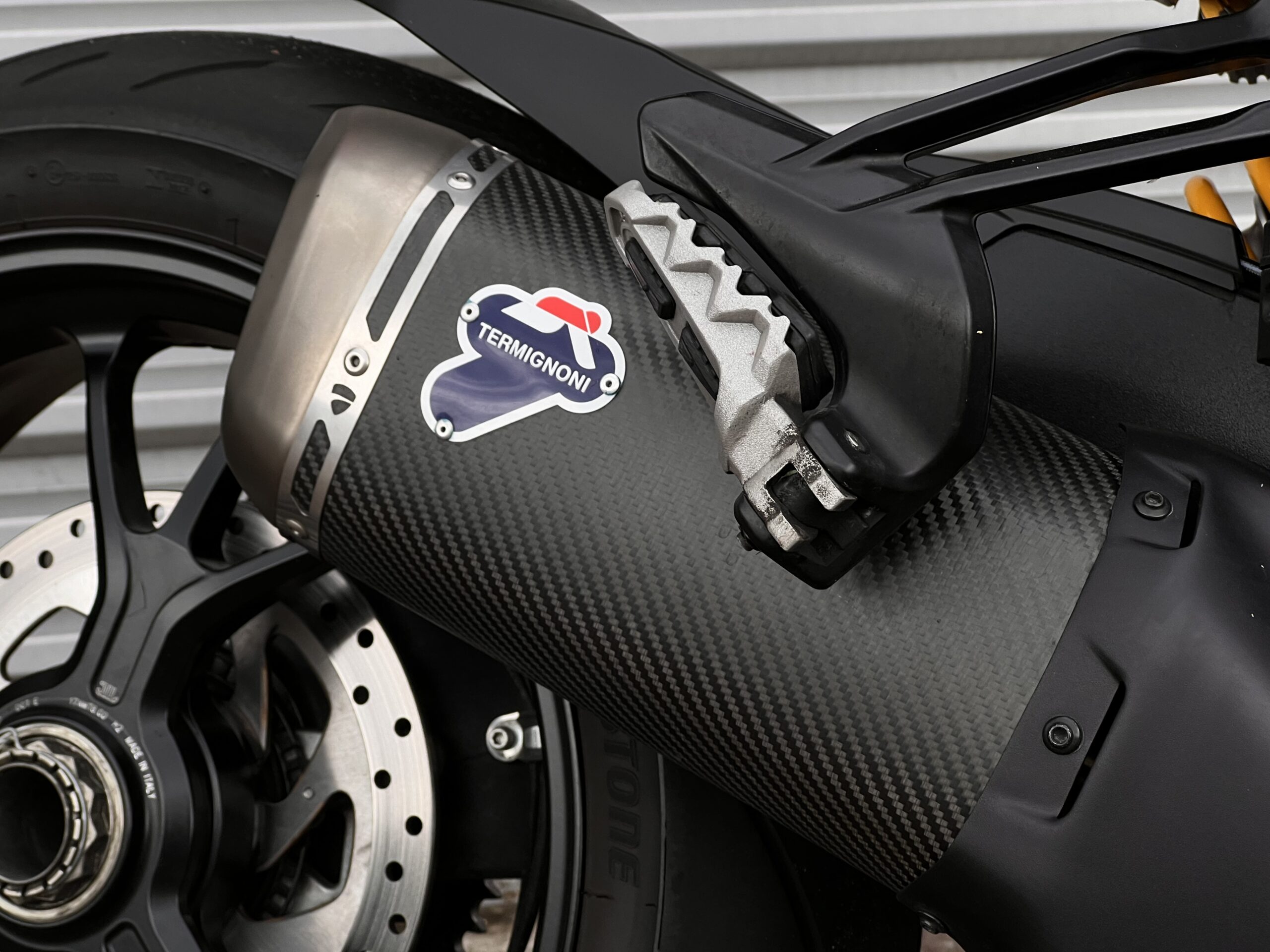 
								Ducati 1260 Pikes peak full									