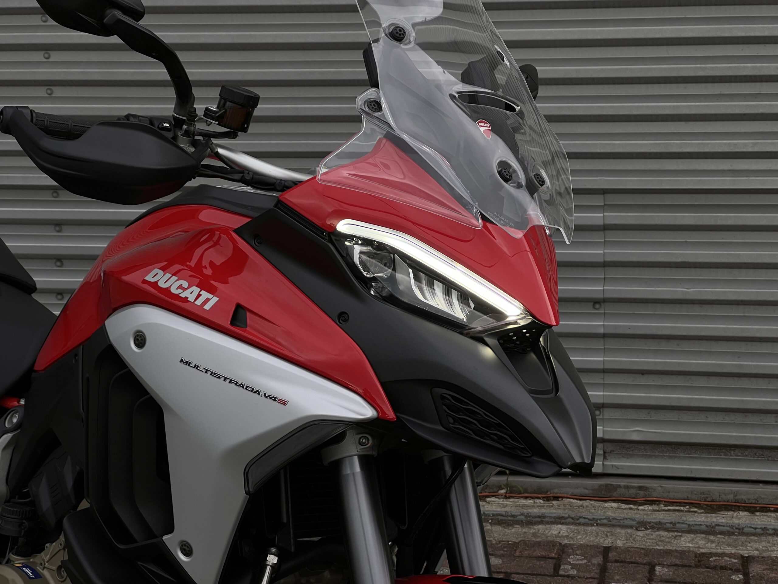 
								Ducati multistrada v4s full									