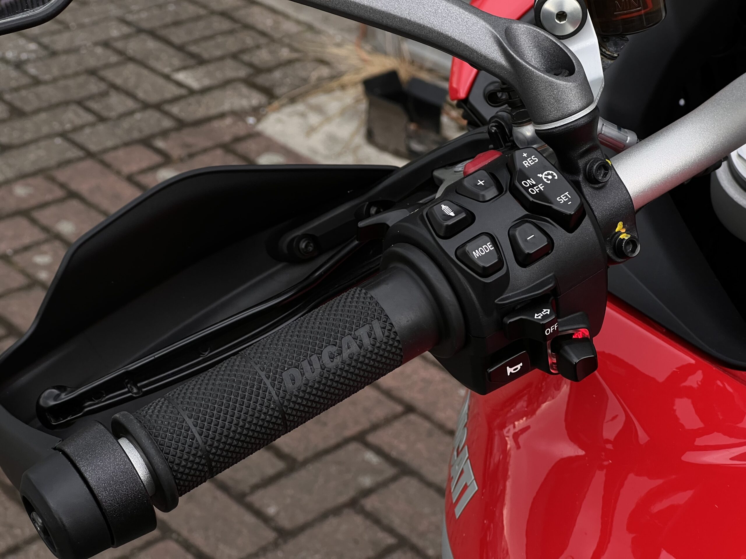 
								Ducati multistrada v4s full									