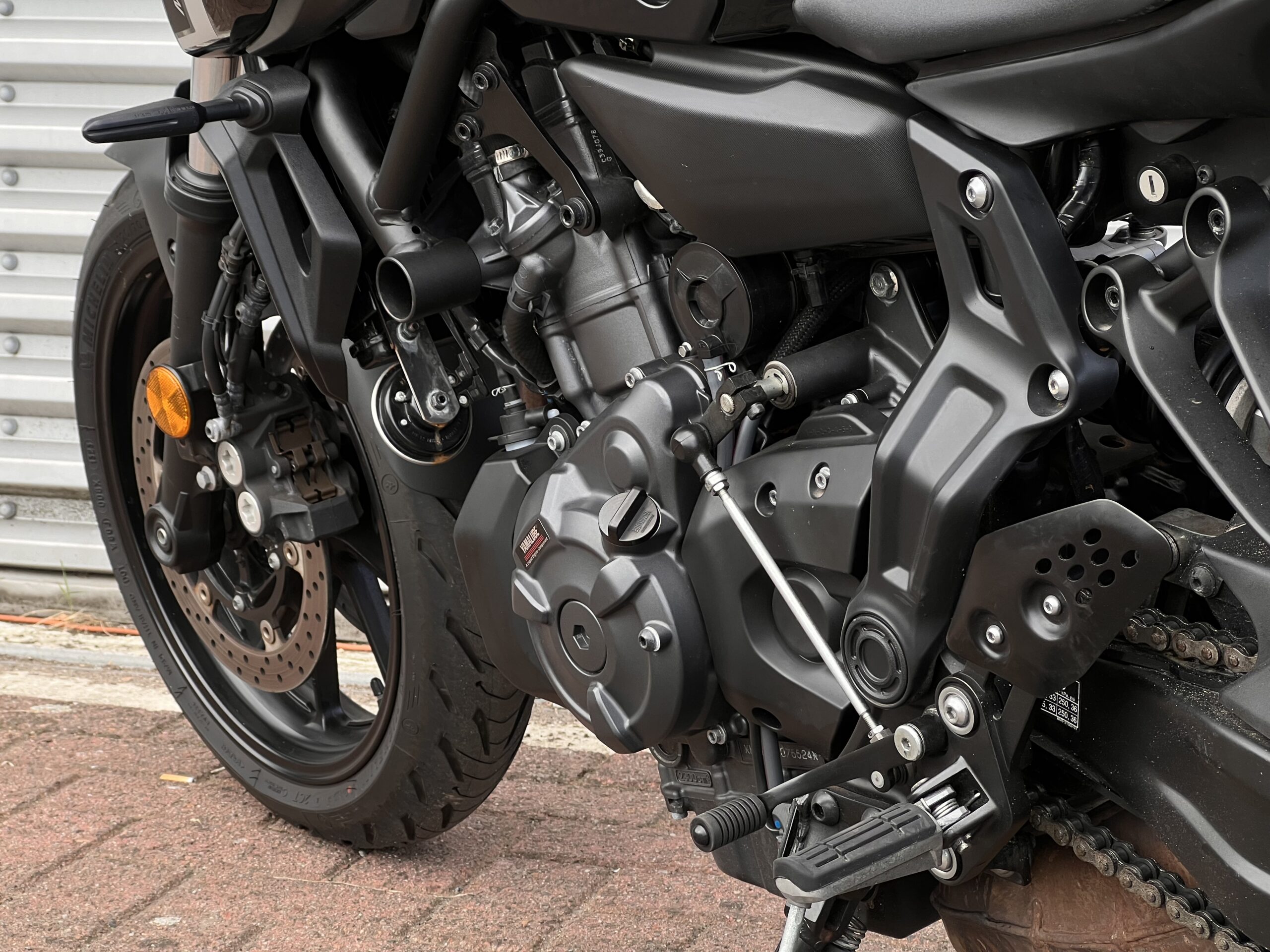 
								Yamaha MT-07 full									
