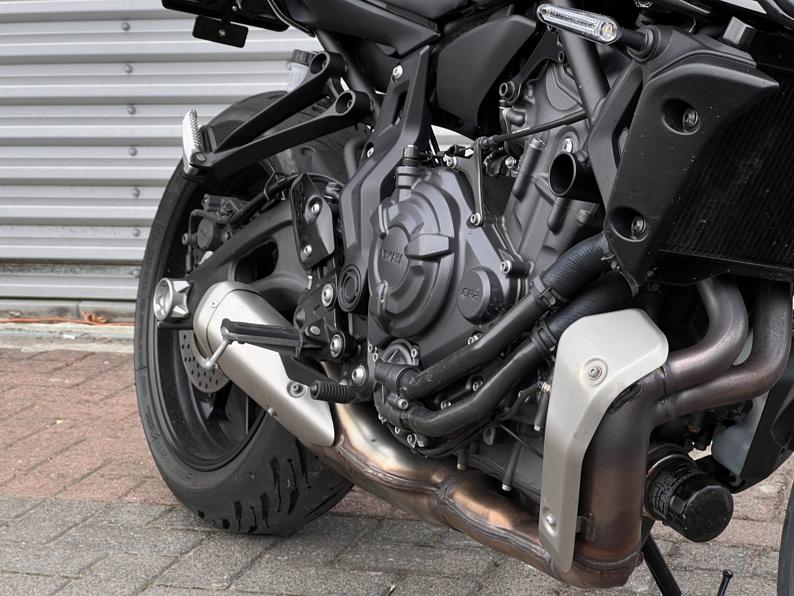 
								Yamaha MT-07 full									