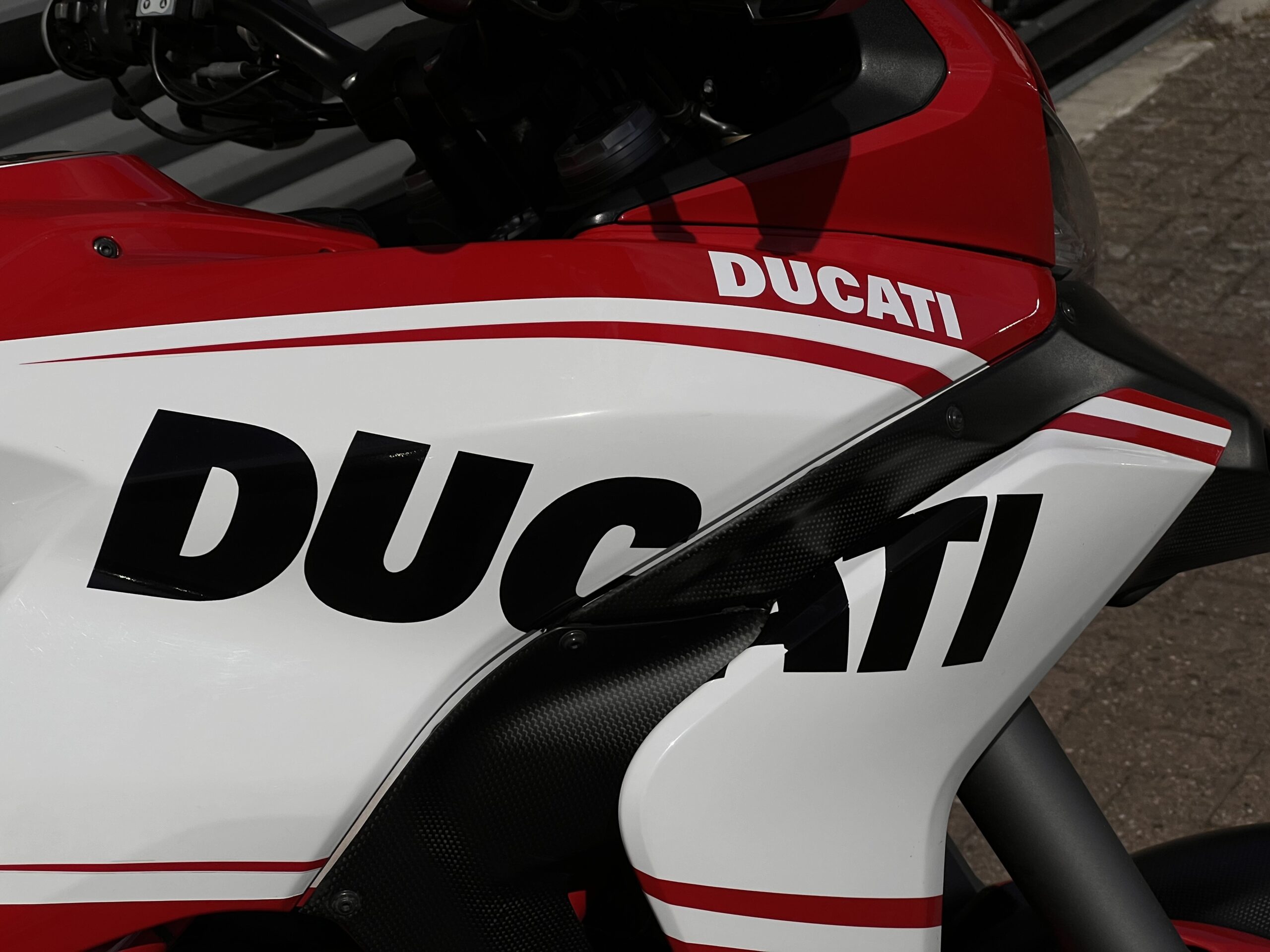 
								Ducati Multistrada 1200 s full									