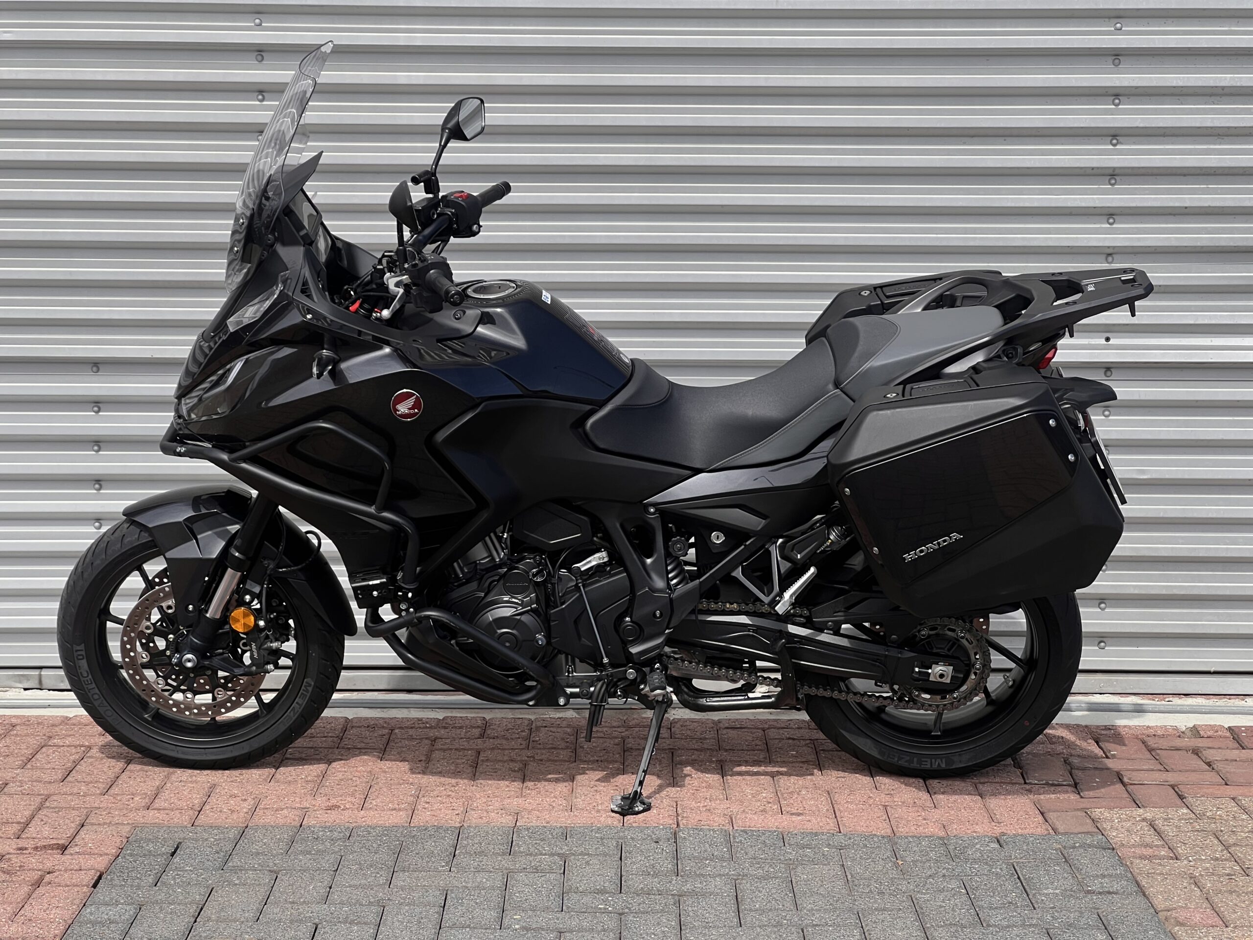 
								Honda NT 1100 A full									