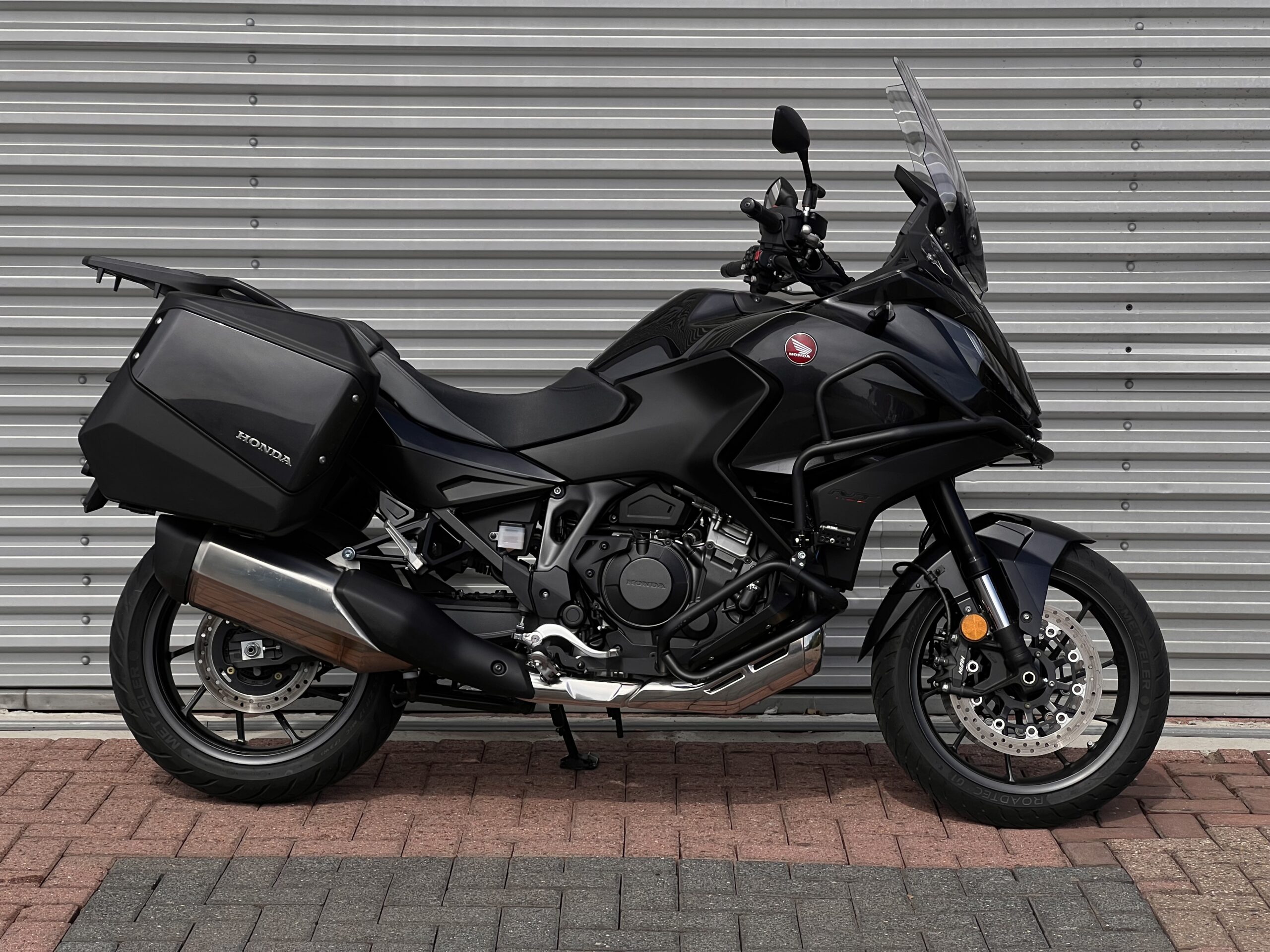 
								Honda NT 1100 A full									