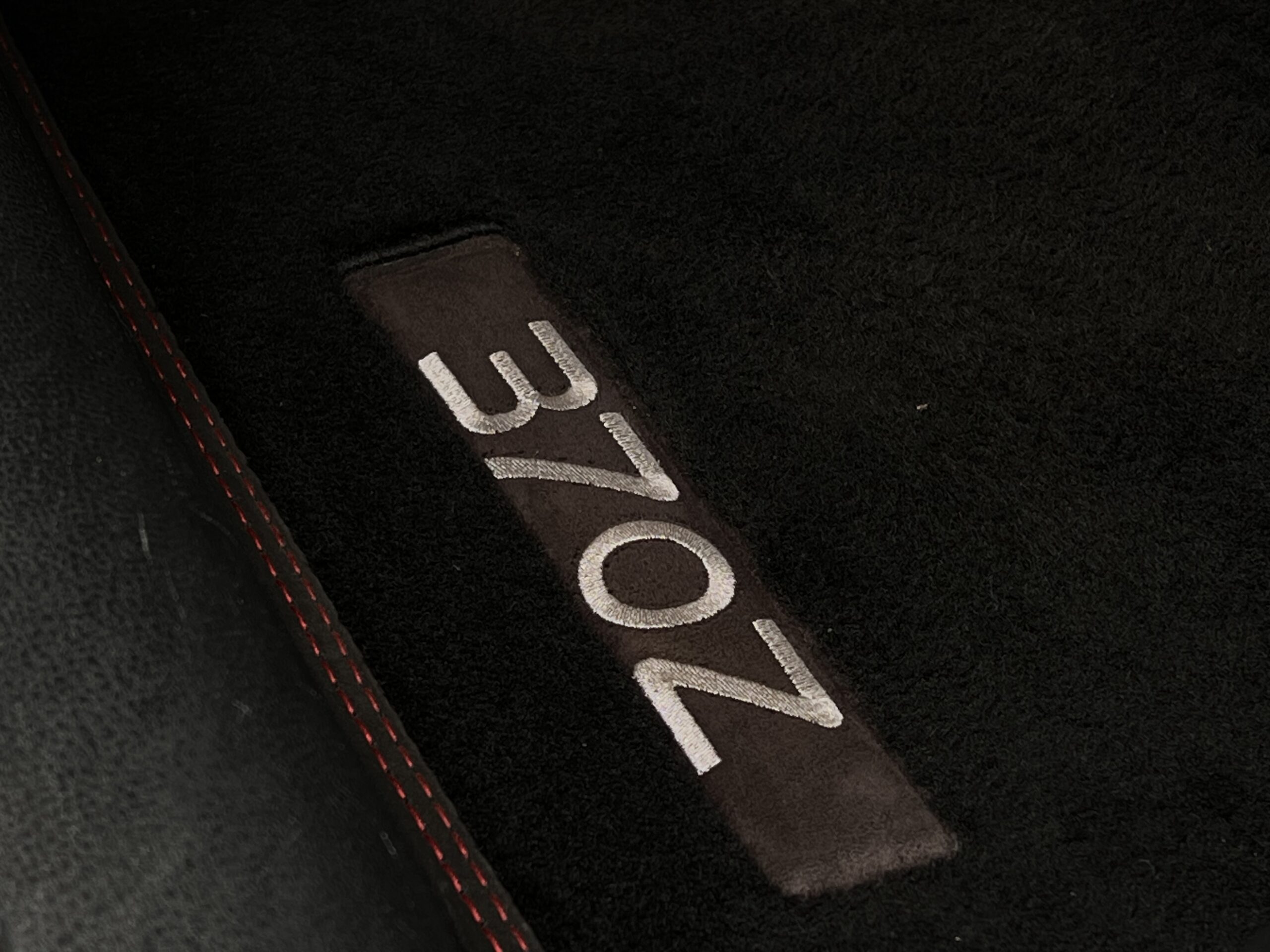 
								Nissan 370Z Grijs full									