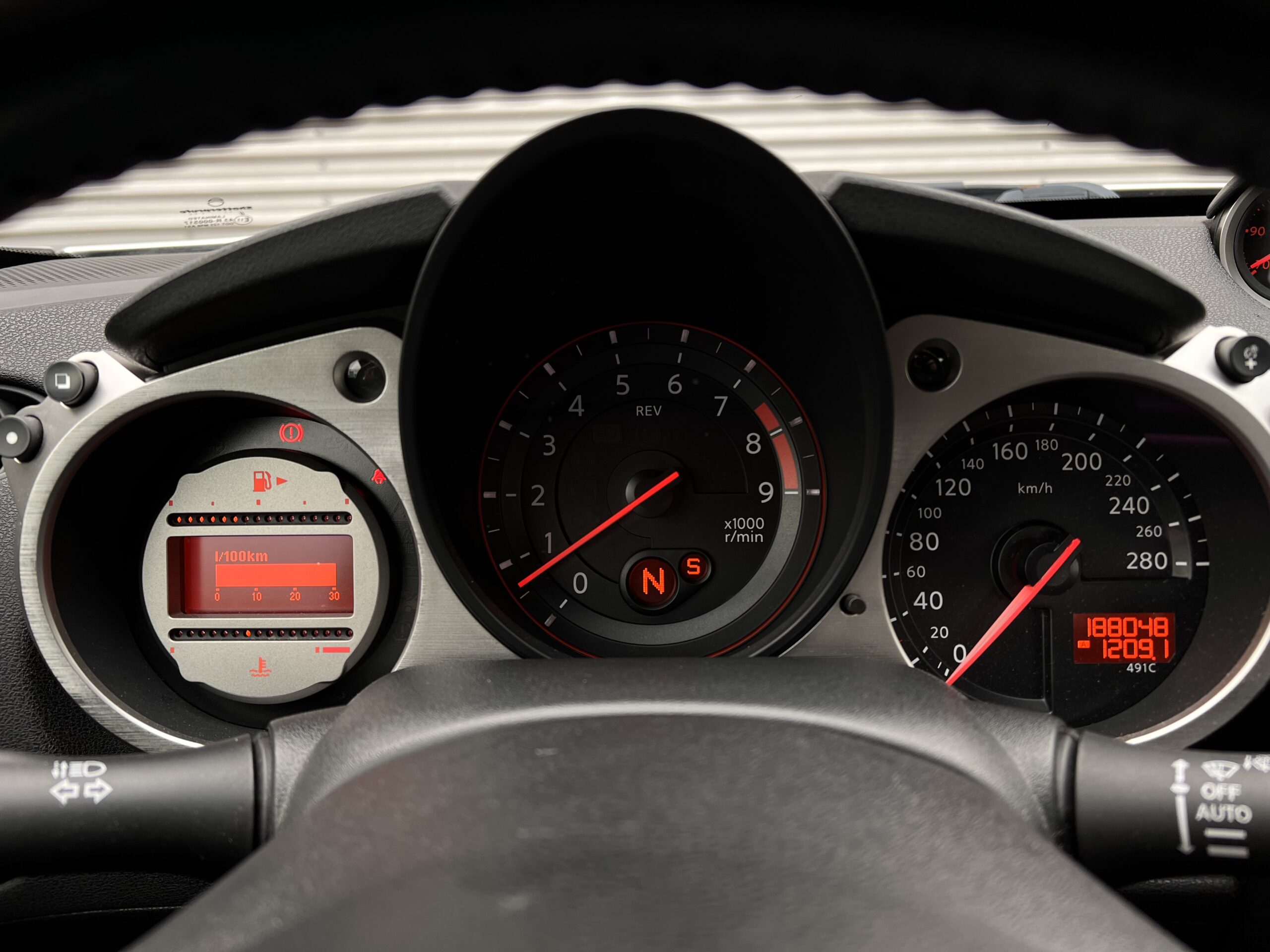 
								Nissan 370Z Grijs full									