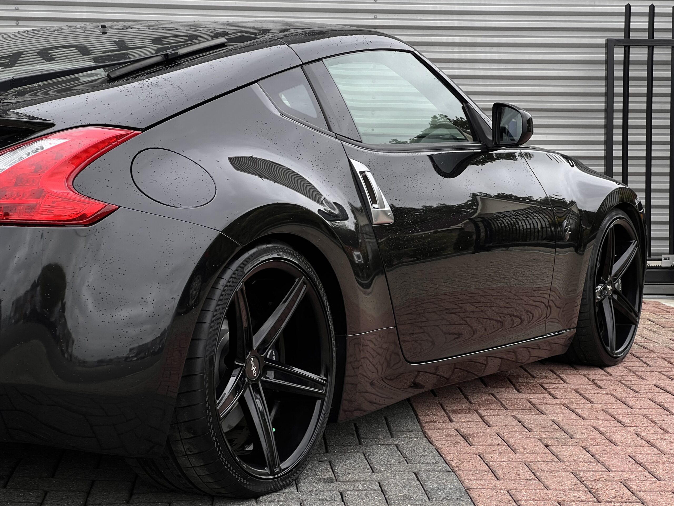 
								Nissan 370Z Zwart full									