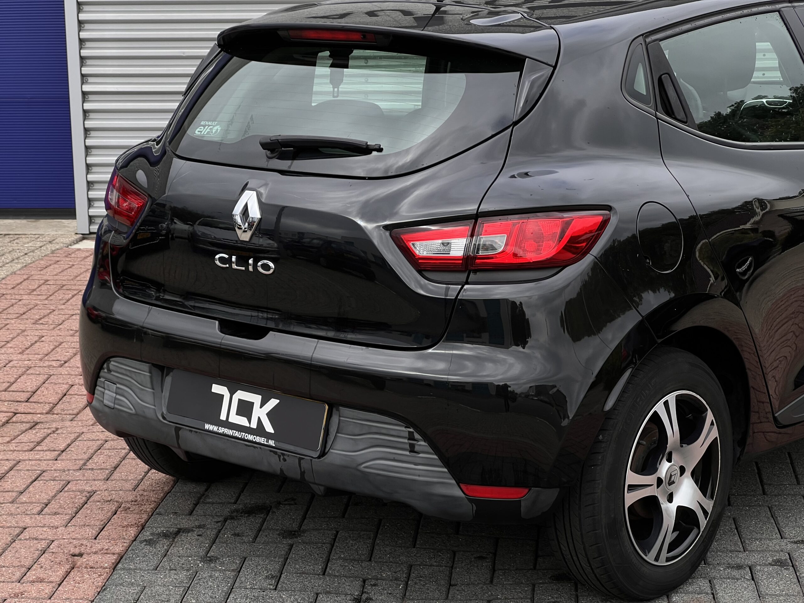 
								Renault Clio full									