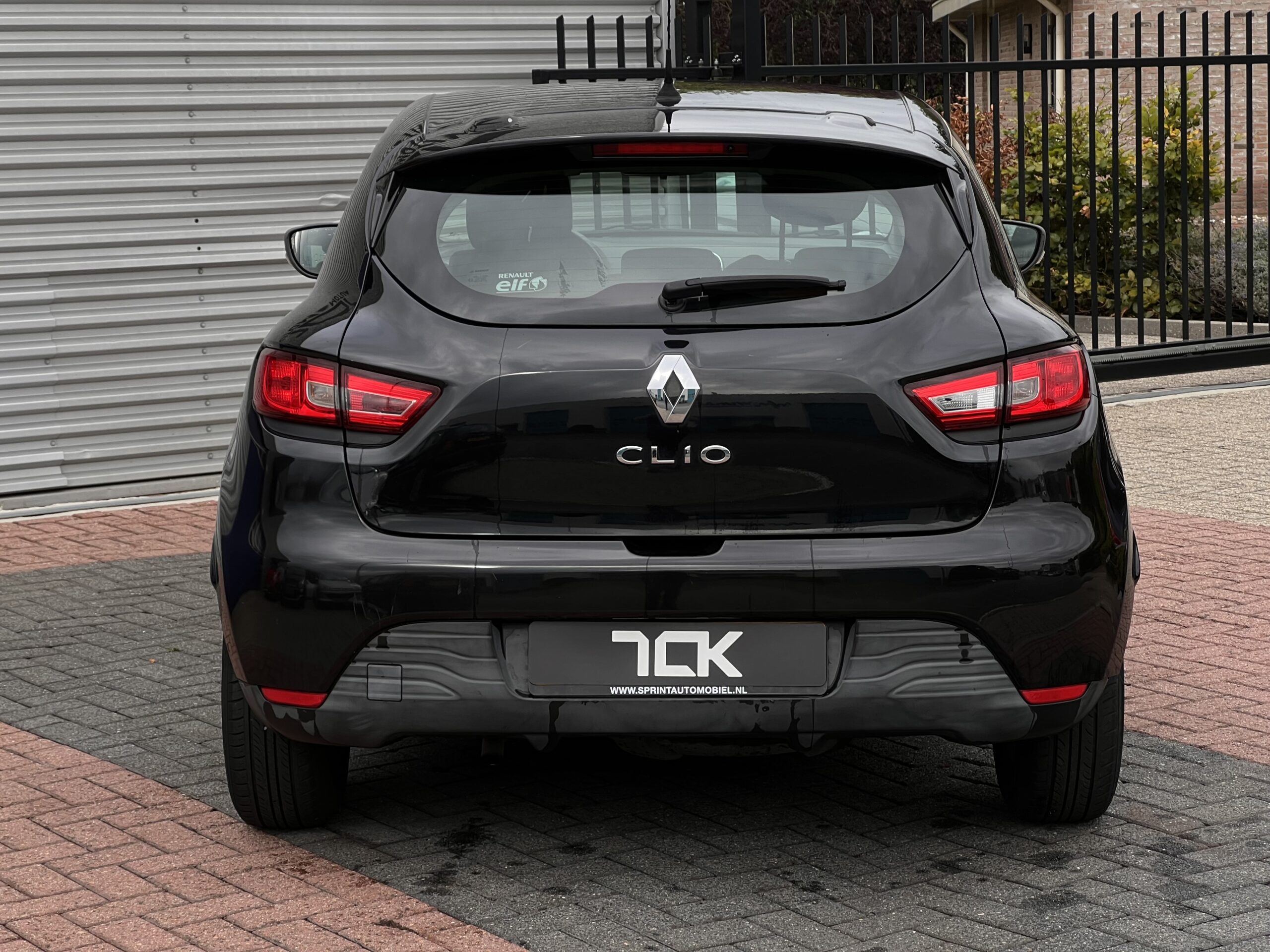 
								Renault Clio full									