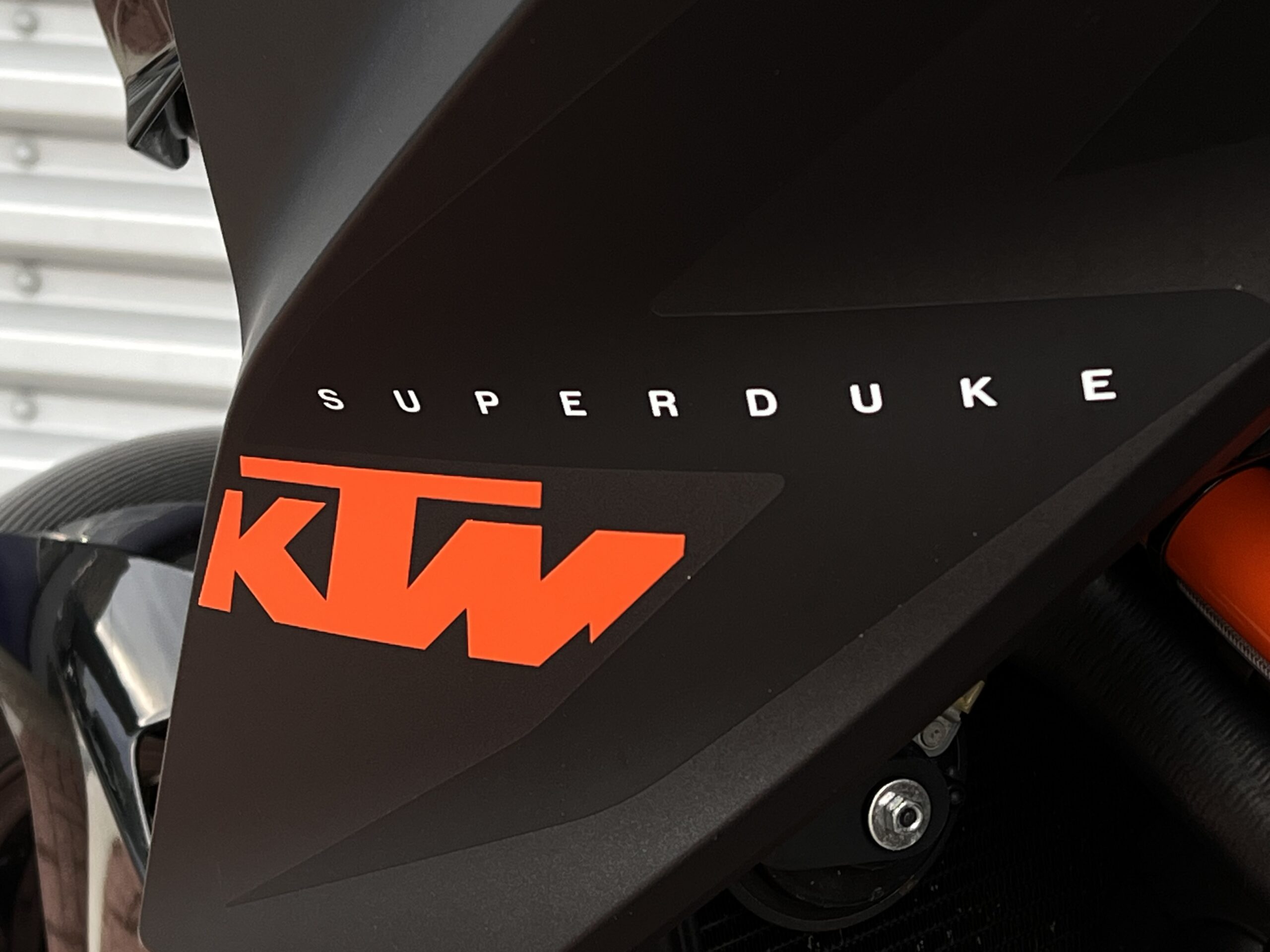 
								Superduke 1290 1st gen full									
